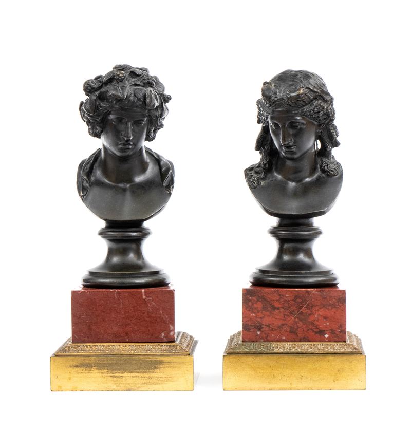 Scultore Francese del XIX secolo, Coppia di busti in bronzo patinato
