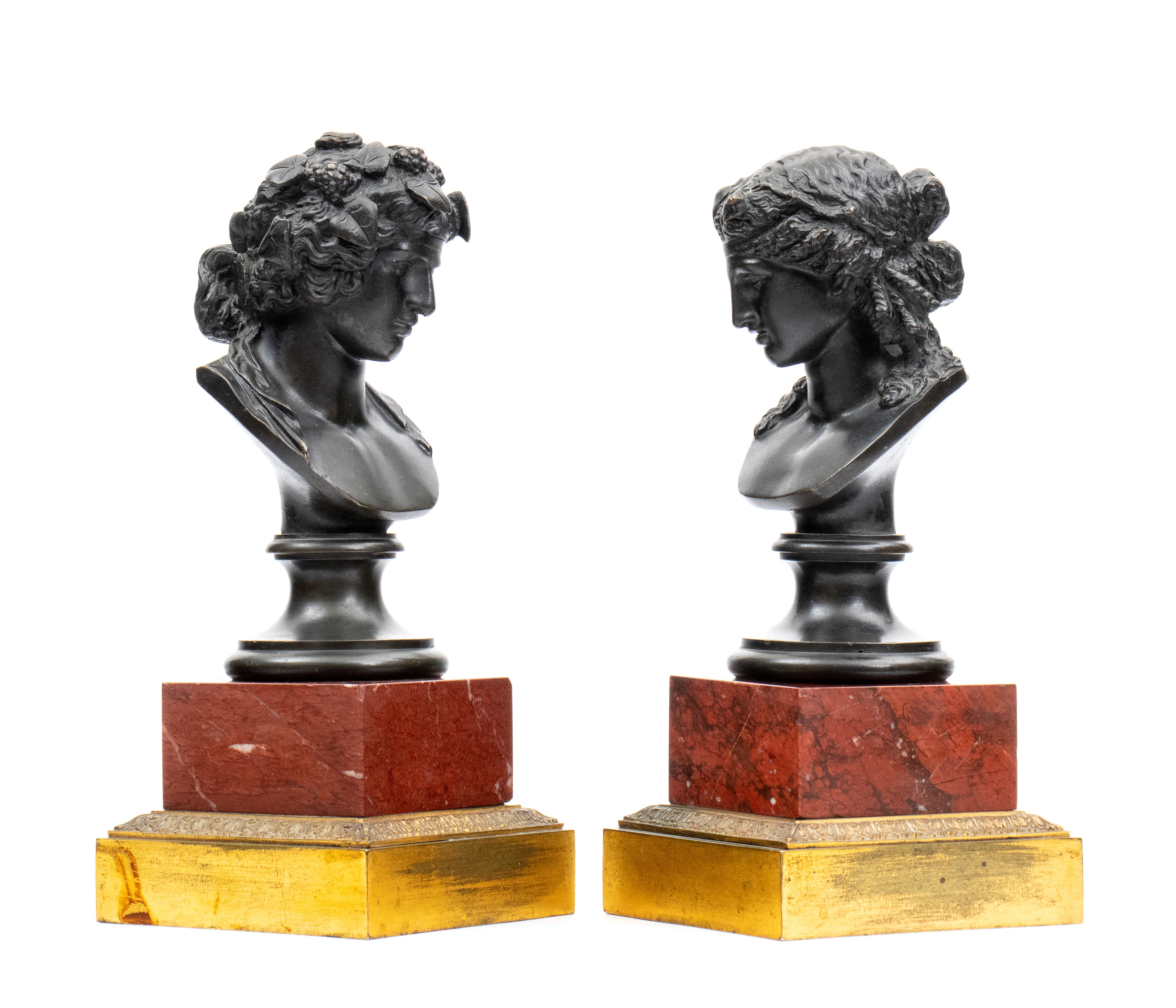 Scultore Francese del XIX secolo, Coppia di busti in bronzo patinato