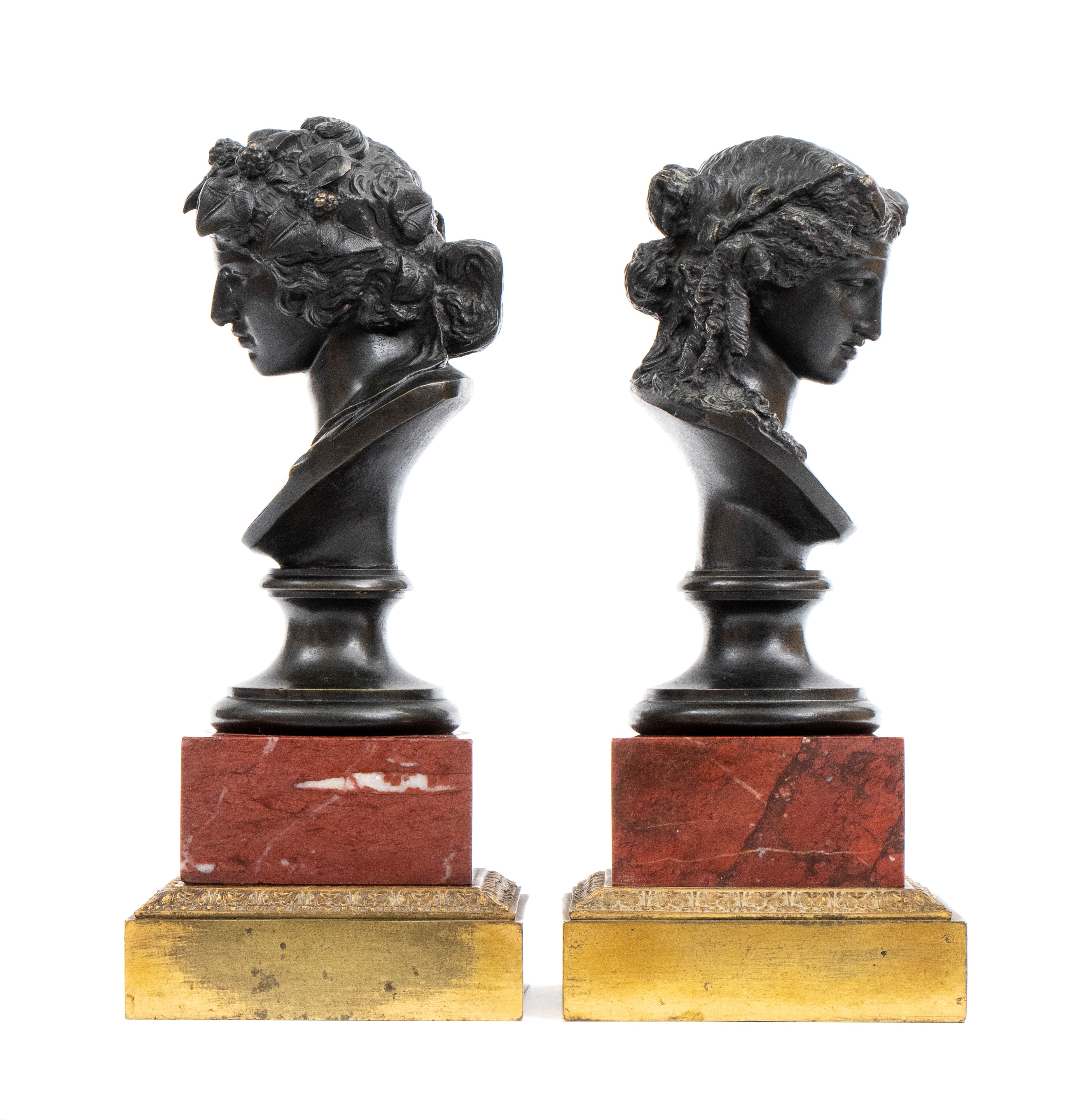 Scultore Francese del XIX secolo, Coppia di busti in bronzo patinato