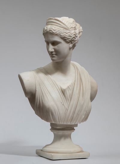 Busto in marmo raffigurante Diana cacciatrice, Italia, inizio XX secolo