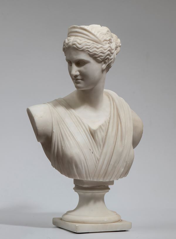 Busto in marmo raffigurante Diana