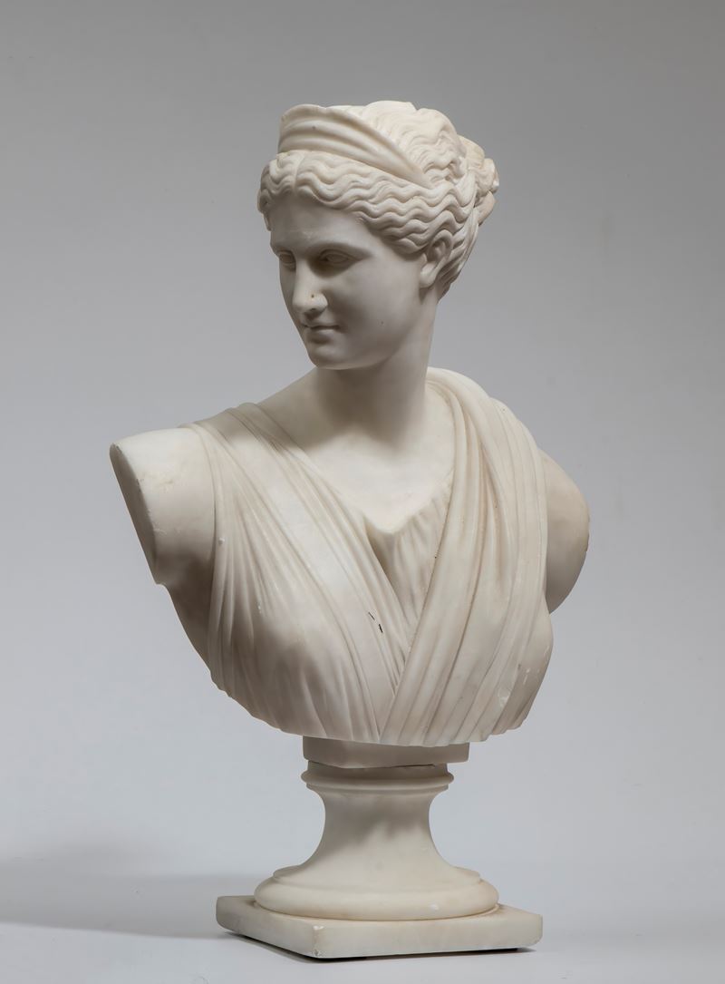 Busto in marmo raffigurante Diana cacciatrice, Italia, inizio XX secolo