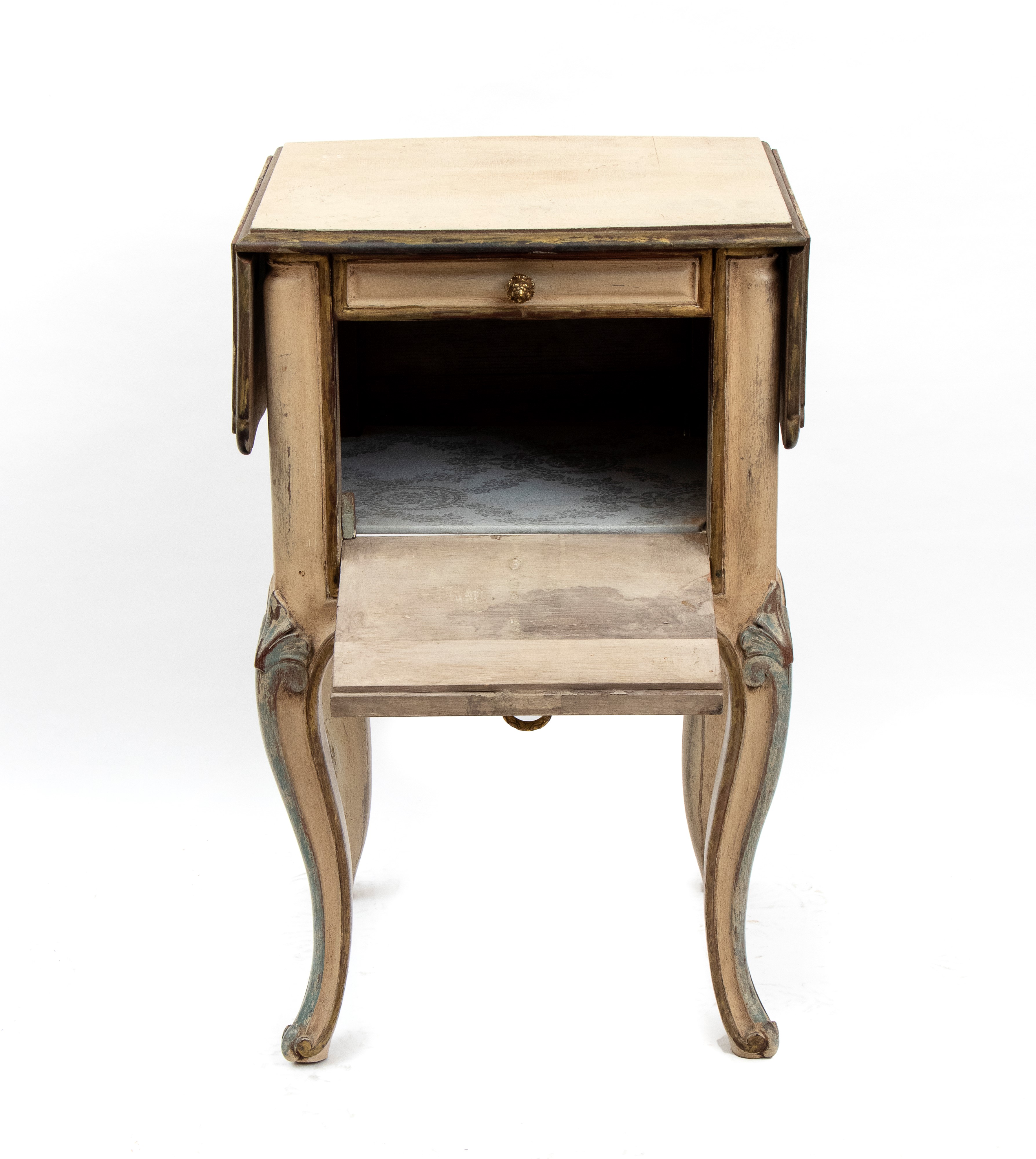 Italia, Coppia di comodini veneziani in stile Luigi XV, legno laccato e dorato