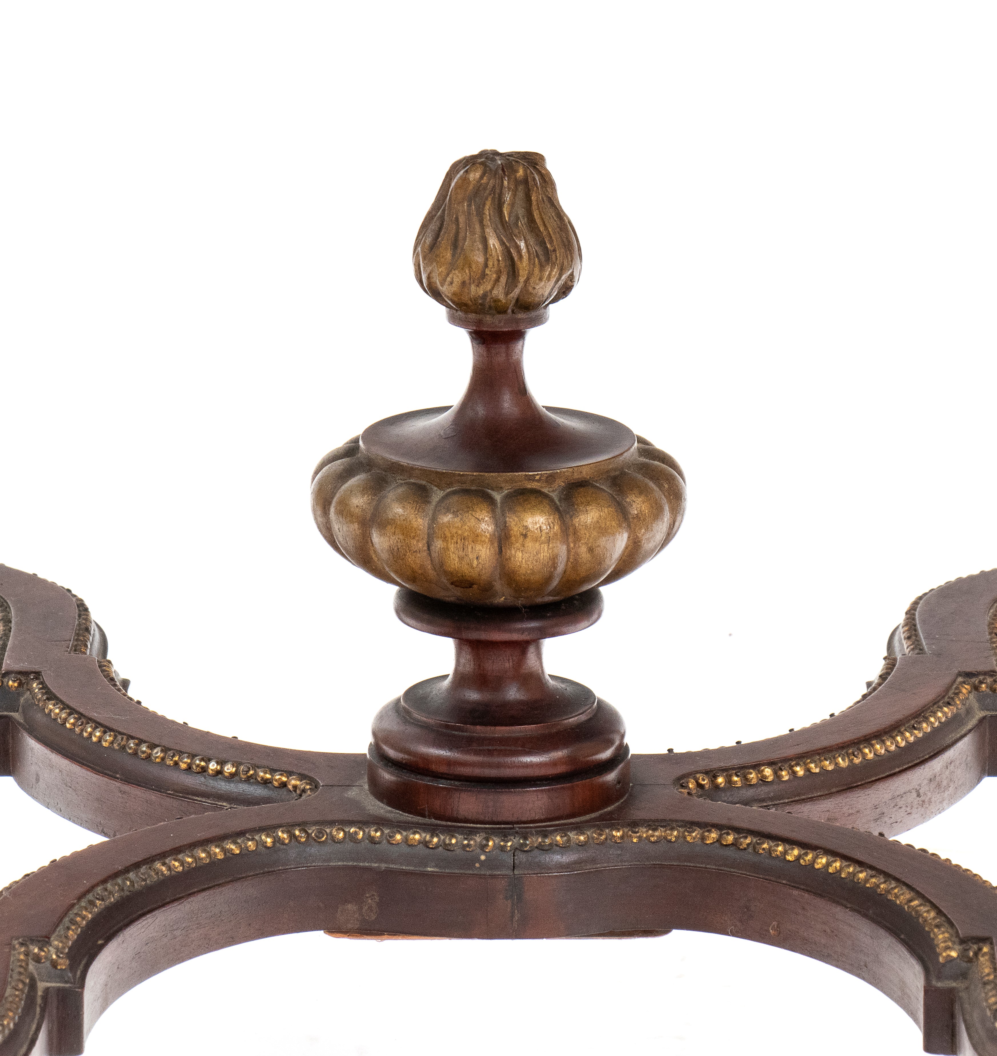 Tavolo da salotto in stile Neoclassico, legno di mogano con piano quadrato e alette ribaltabili