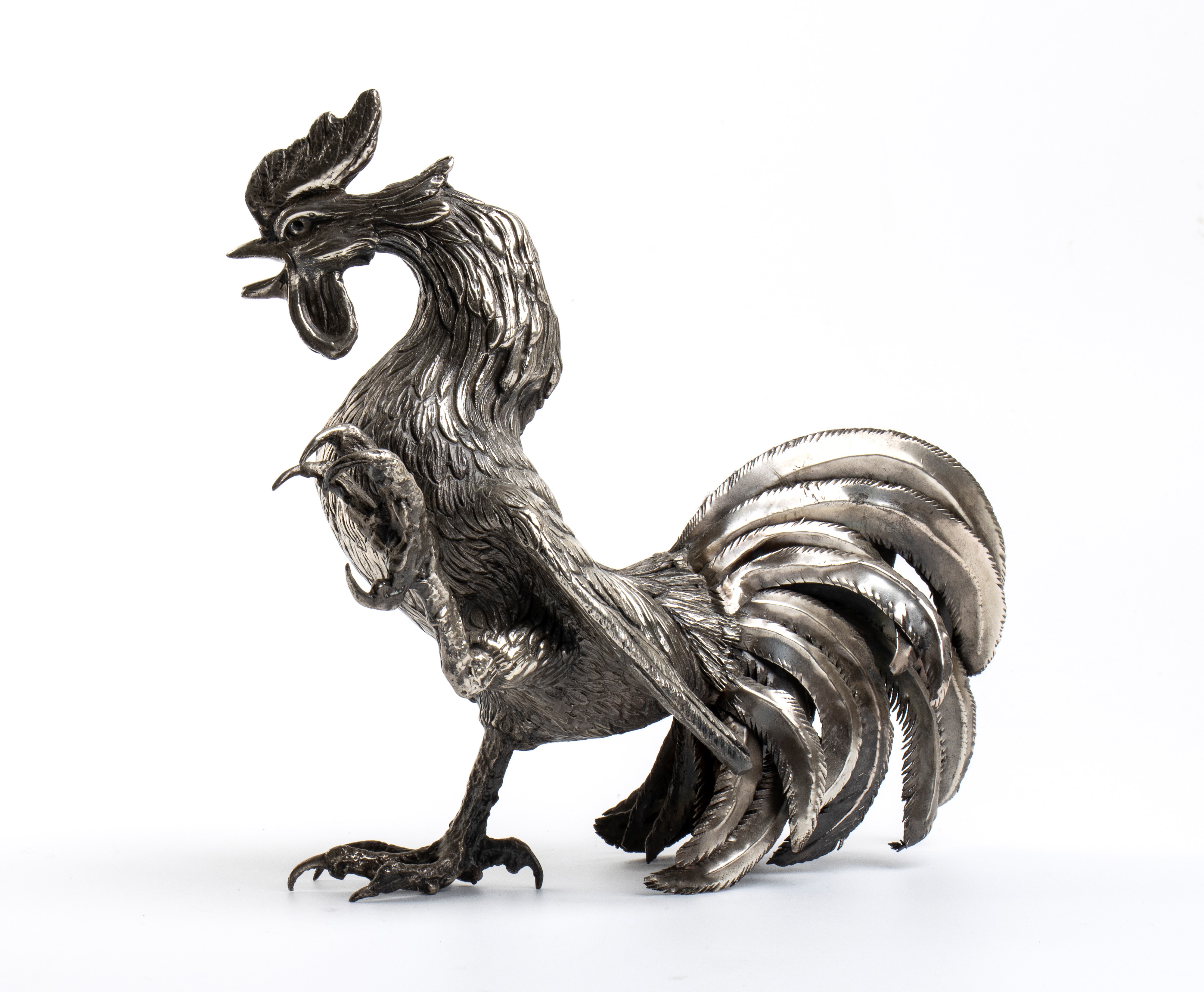 Gallo e passero, scultura in argento cesellato (Italia, XX secolo)