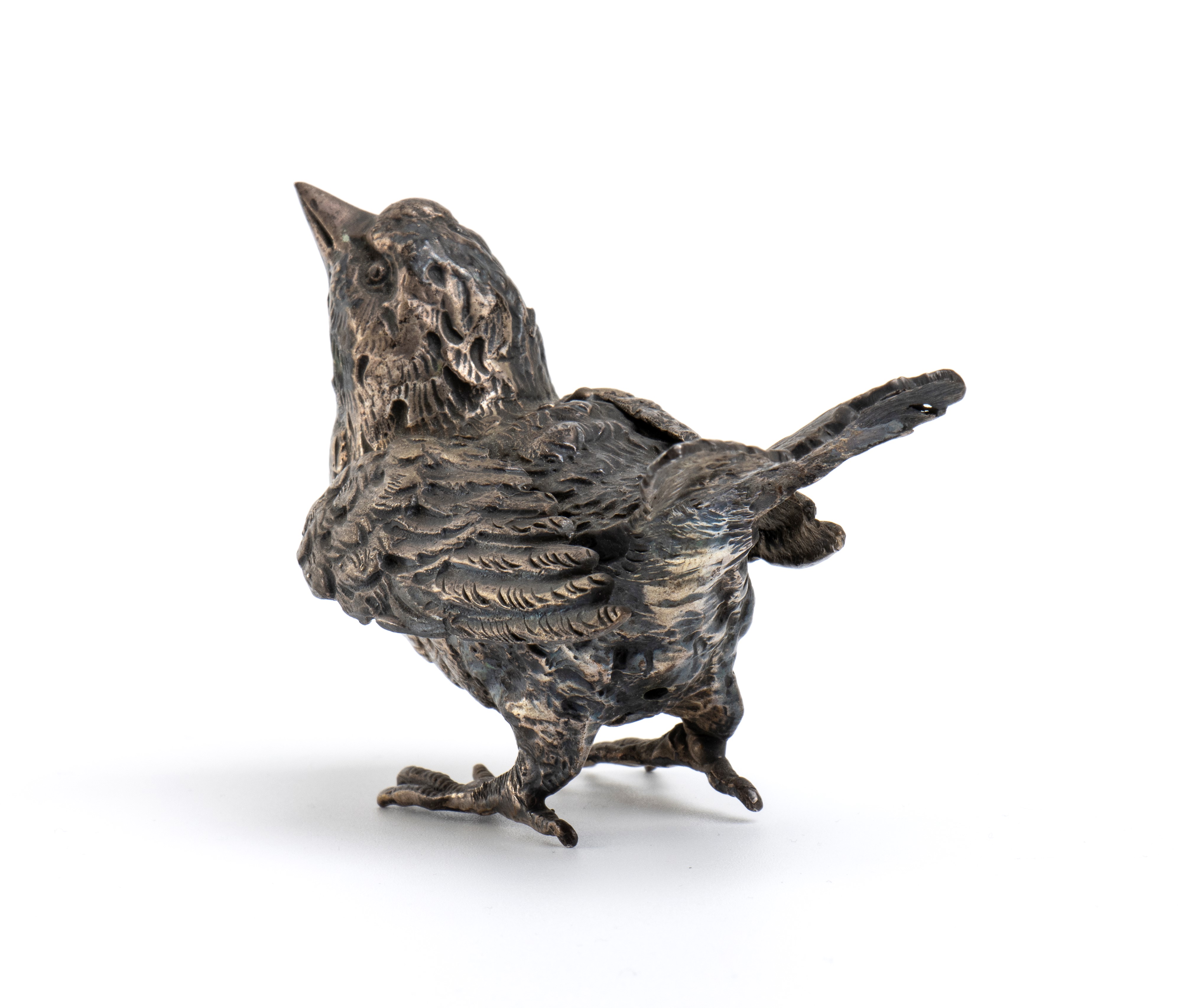 Gallo e passero, scultura in argento cesellato (Italia, XX secolo)
