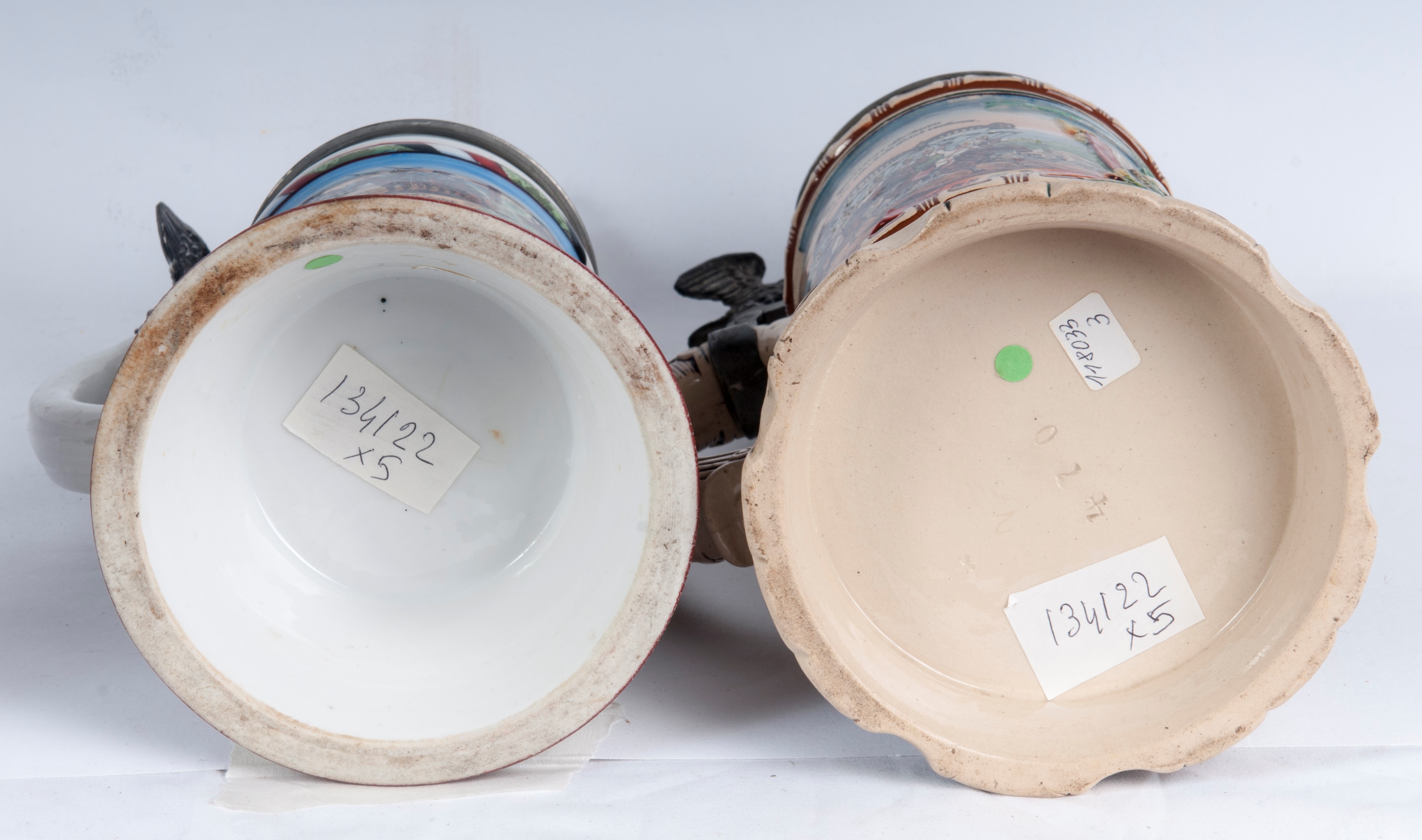 Boccale del riservista, lotto di cinque, ceramica policroma con coperchio in peltro