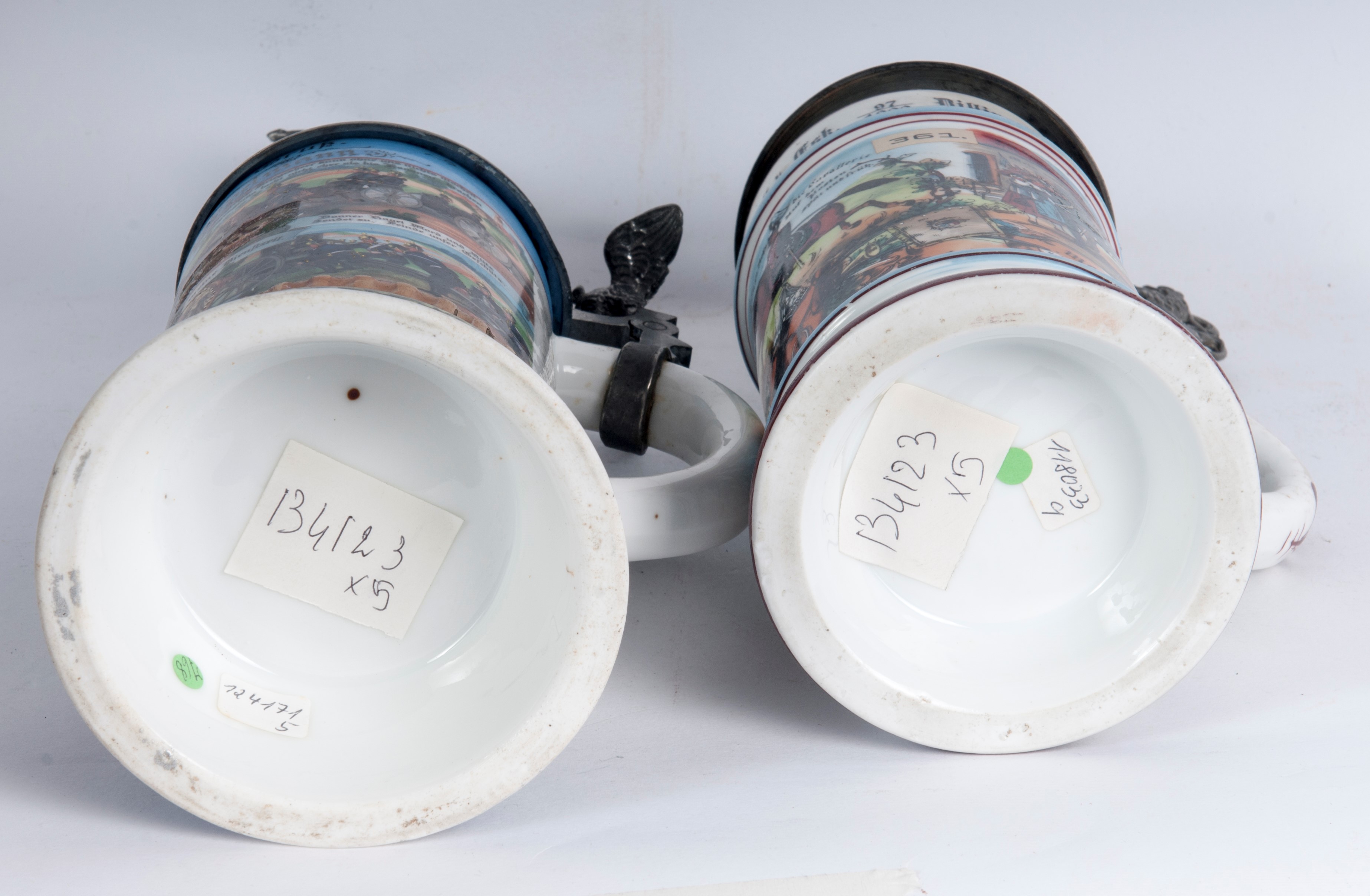 Boccale del riservista, lotto di cinque in ceramica policroma con coperchio in peltro