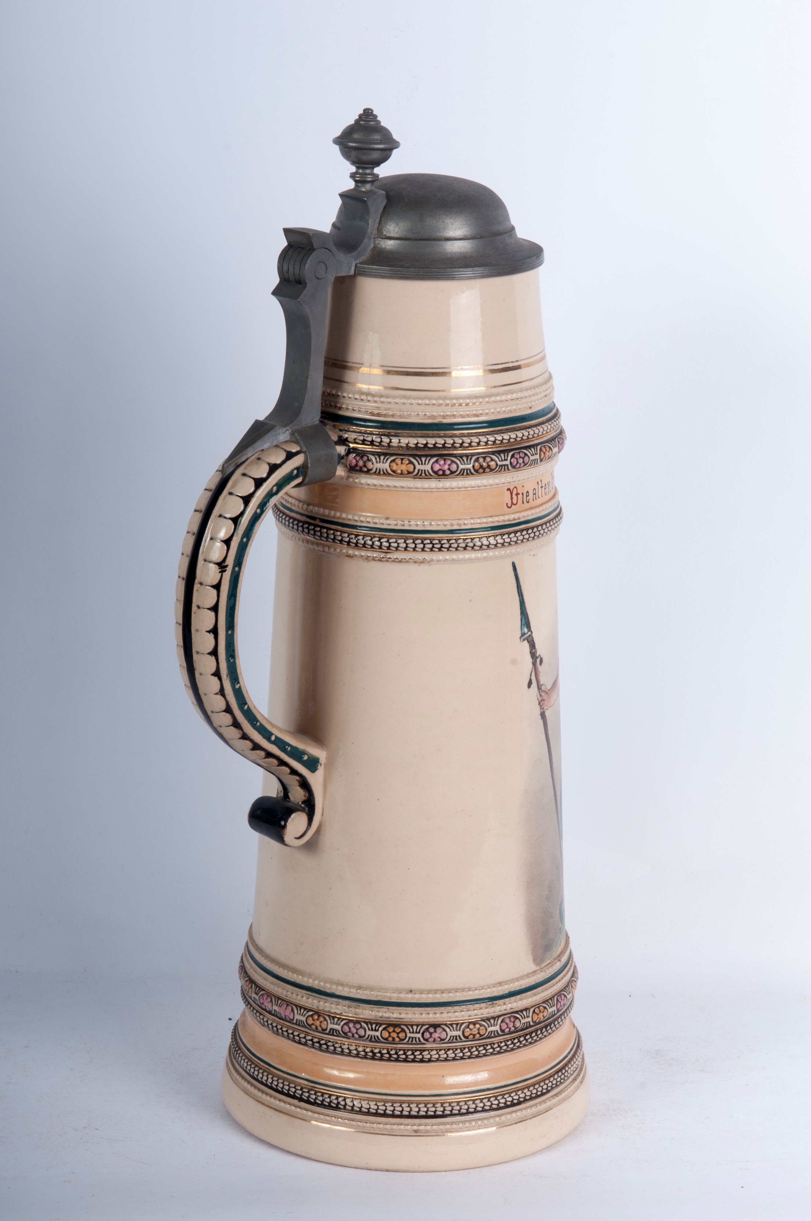 Boccale da birra, ceramica policroma con coperchio in peltro, inizio XX secolo