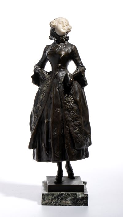 Scultura in bronzo e avorio con base in marmo raffigurante fanciulla con ventaglio