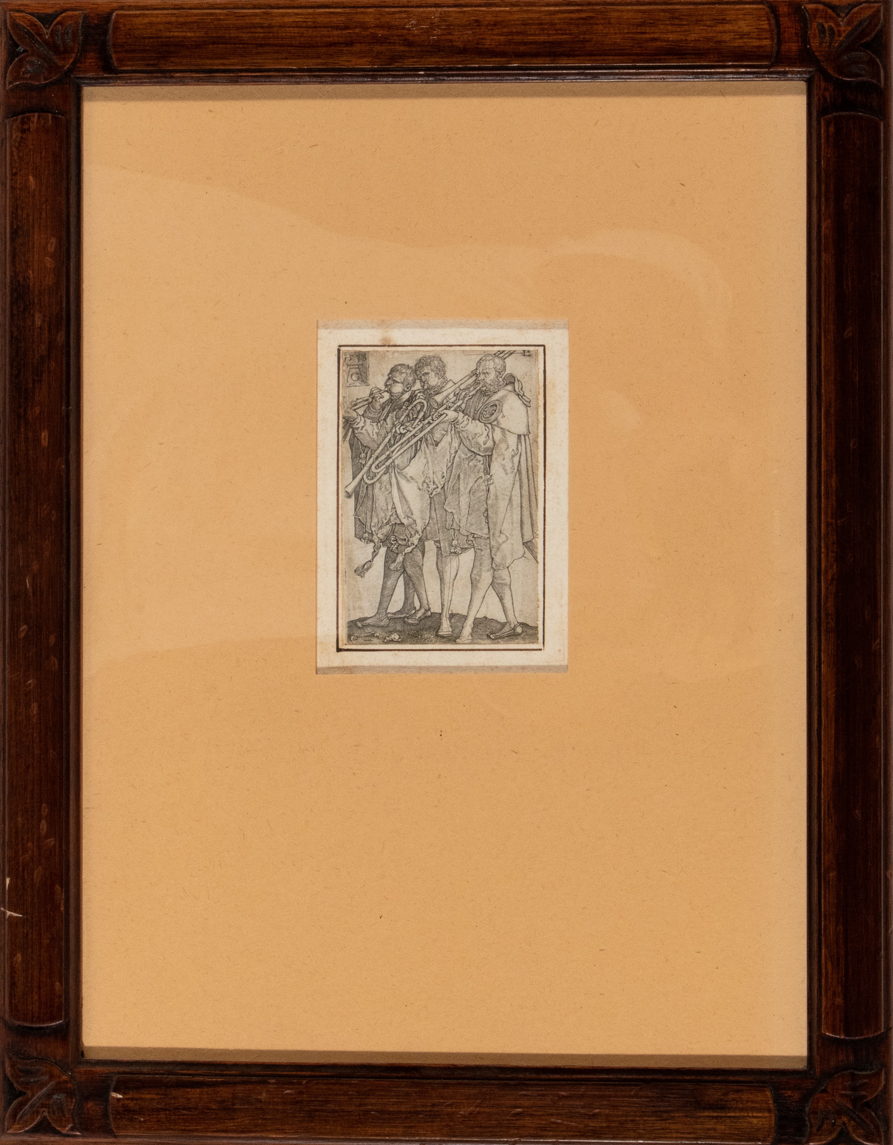 Tre musicisti che suonano il trombone