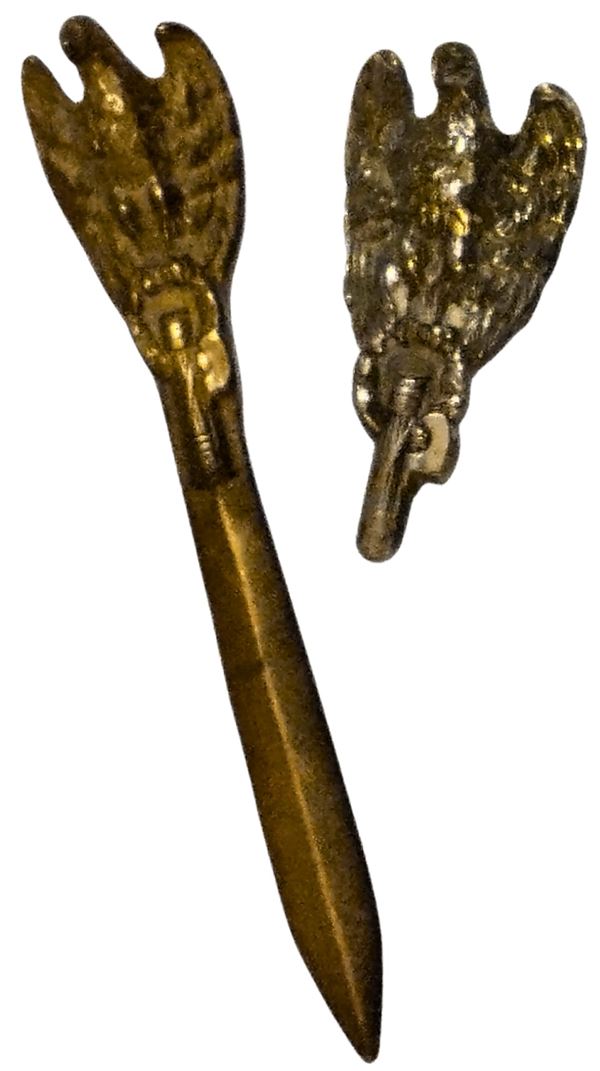 Lot of paperweights with eagle and two paper knives