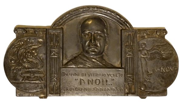 Commemorative plaque with effigy of Benito Mussolini