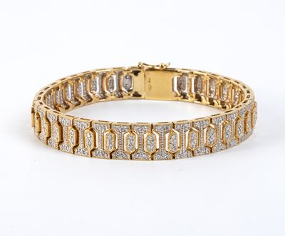 Bracciale in oro 18k con diamanti, motivo a nastro e maglie geometriche snodate