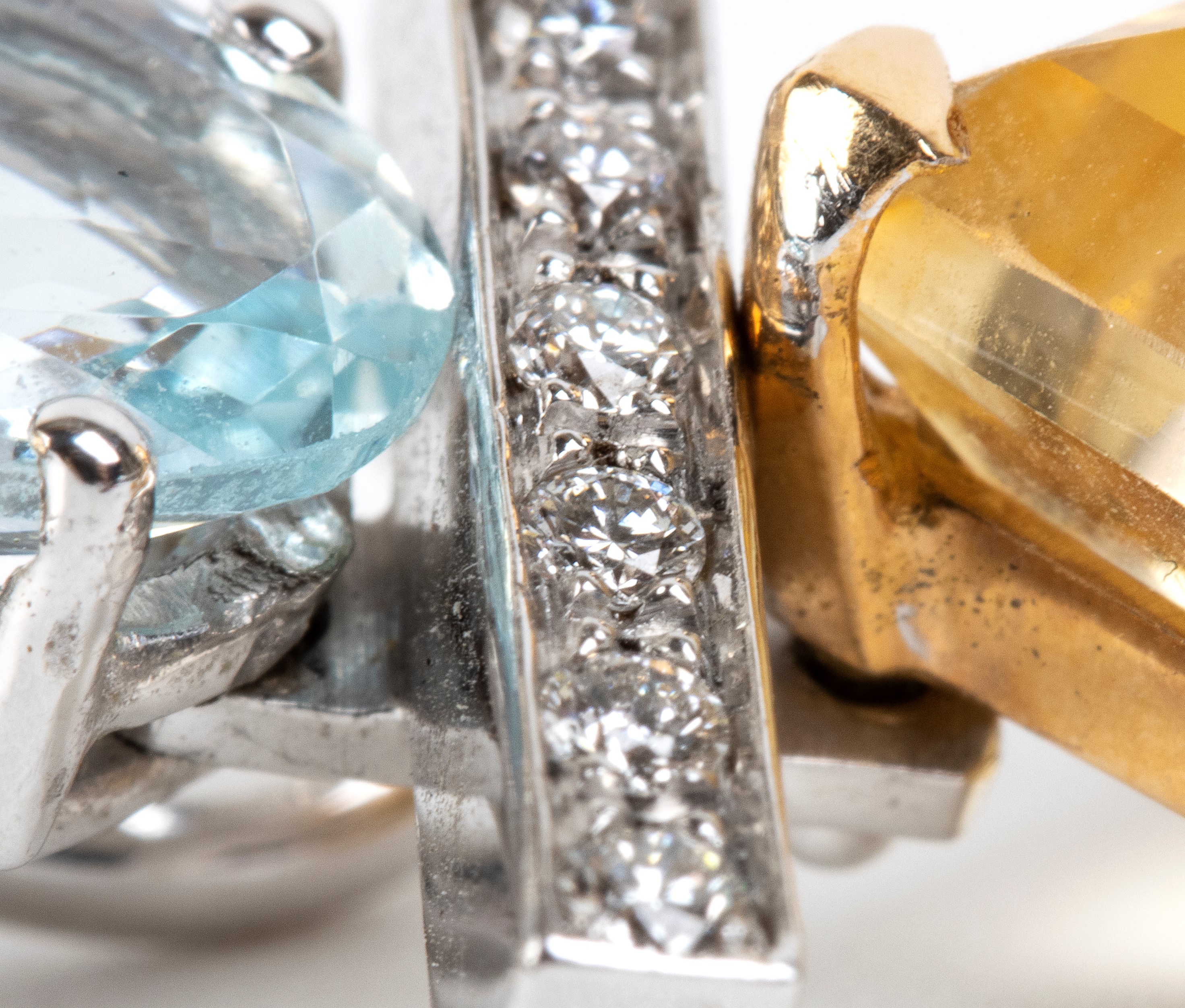 Orecchini pendenti, in oro bianco 18k con acquemarine, quarzi citrini e diamanti
