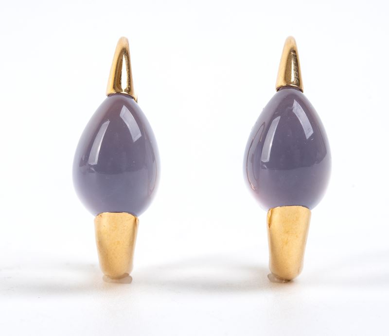 Mattioli - Paio di orecchini in oro giallo 18k con cabochon di calcedonio