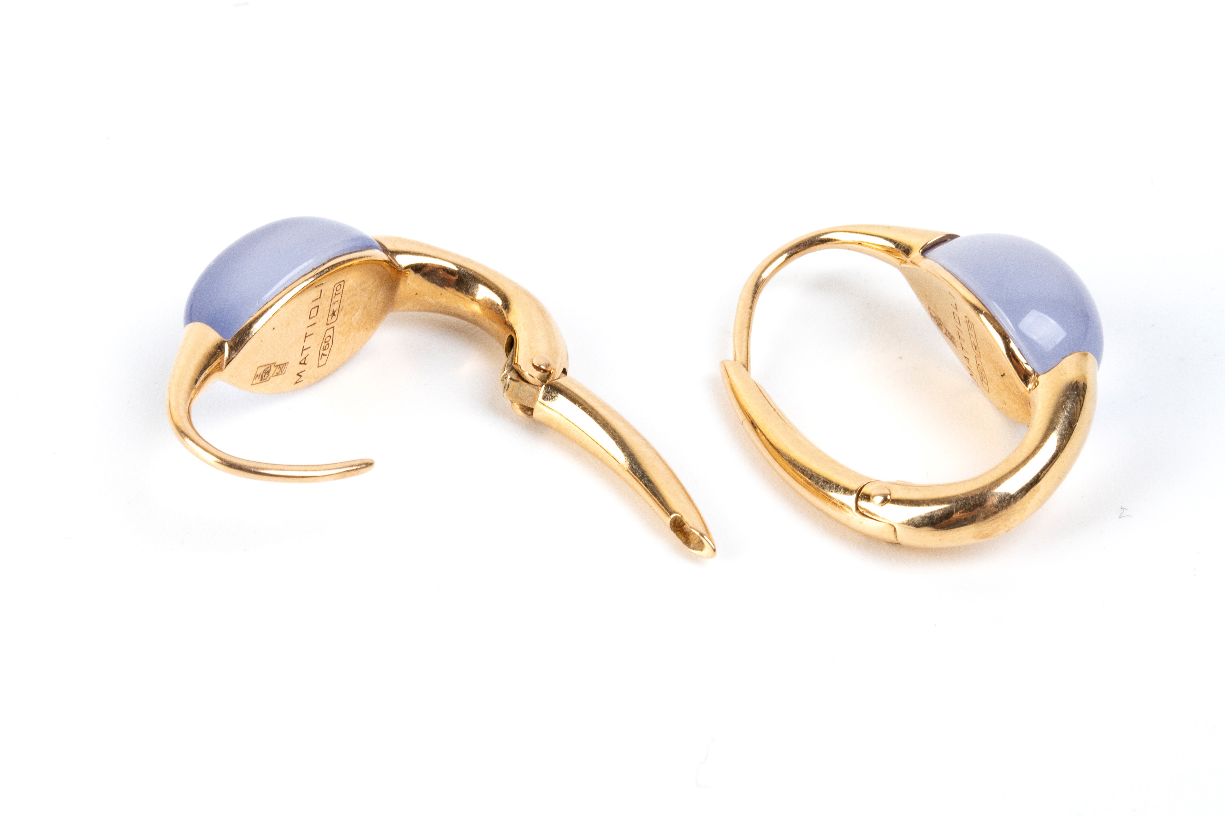 Mattioli - Paio di orecchini in oro giallo 18k con cabochon di calcedonio