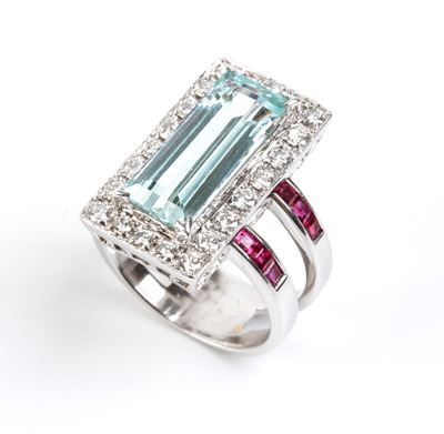 Anello geometrico con acquamarina, diamanti e rubini
