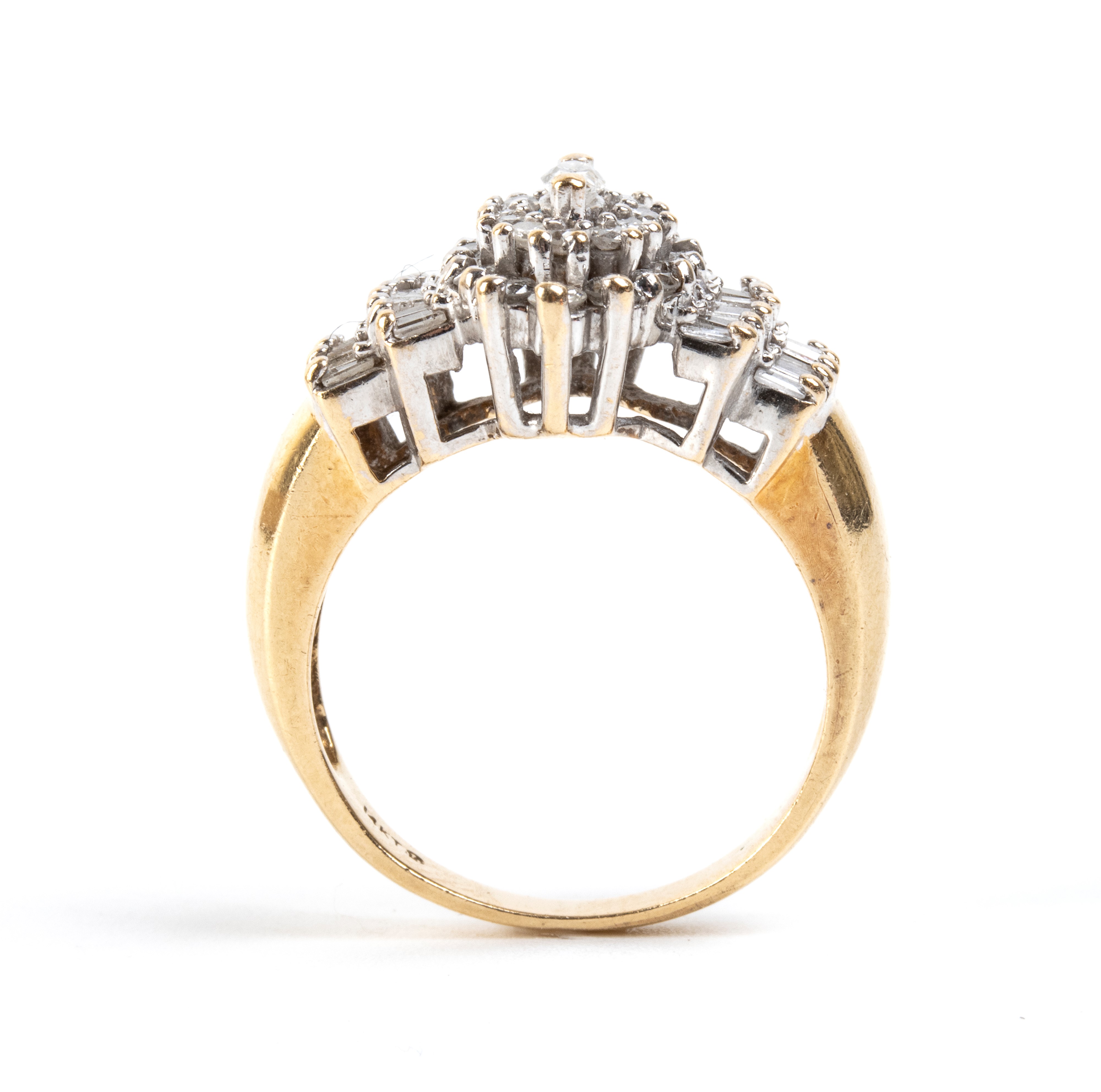 Anello in oro bianco e oro giallo 14k con diamanti (motivo a fiocco)
