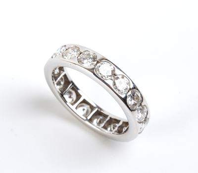 Anello veretta in oro bianco con diamanti (25 pietre, taglio brillante)