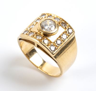Anello a fascia in oro 18k con diamante centrale e diamanti laterali