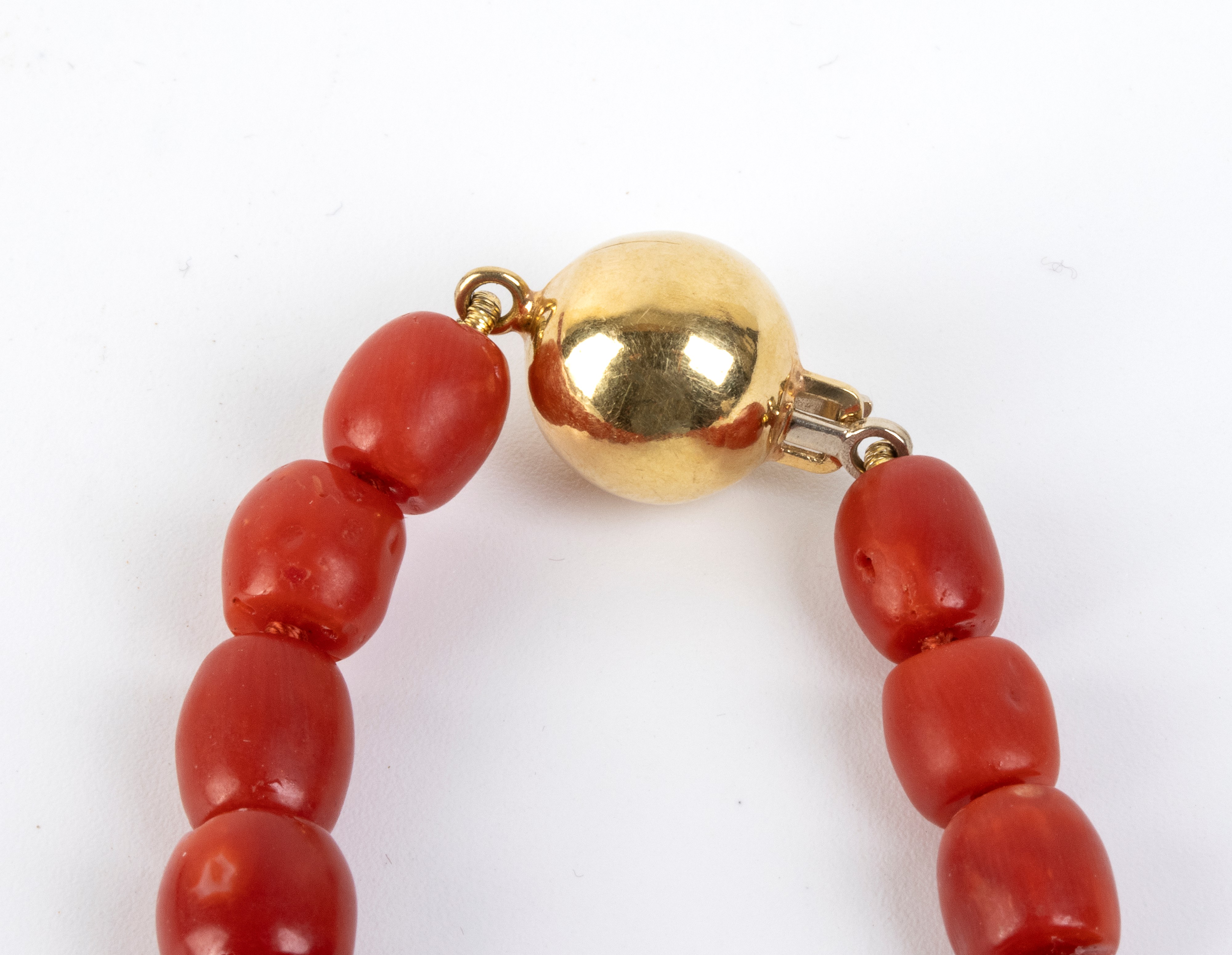 Collana in corallo Mediterraneo e oro giallo 18k