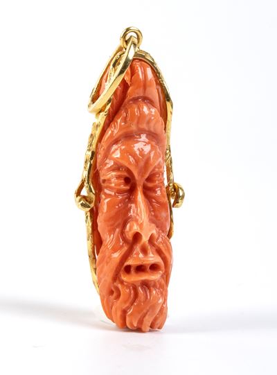 Corallo Cerasuolo (Corallim Elatius), Pendente bifronte in oro giallo 18k