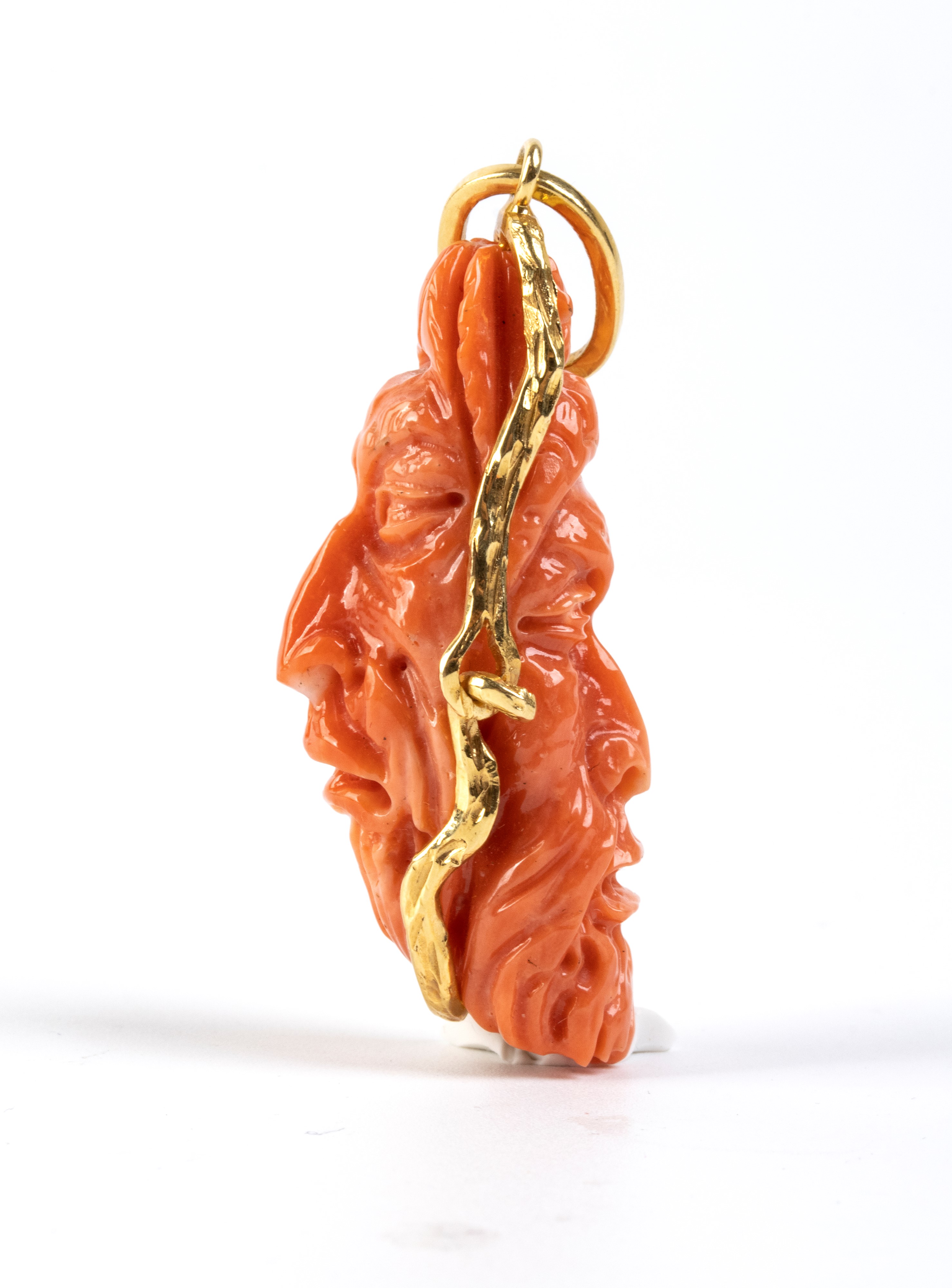 Corallo Cerasuolo (Corallim Elatius), Pendente bifronte in oro giallo 18k
