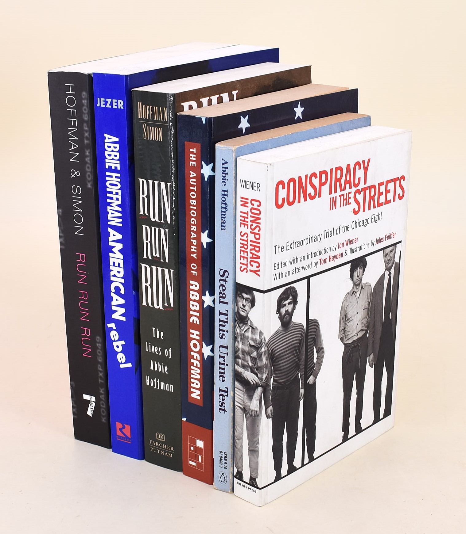 6 volumi in inglese su Abbie Hoffman