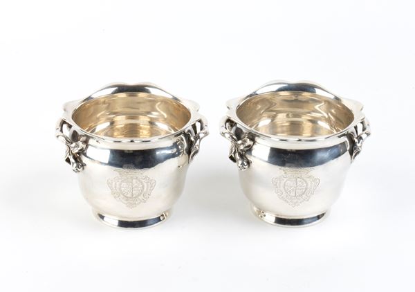 Coppia di vasi in argento