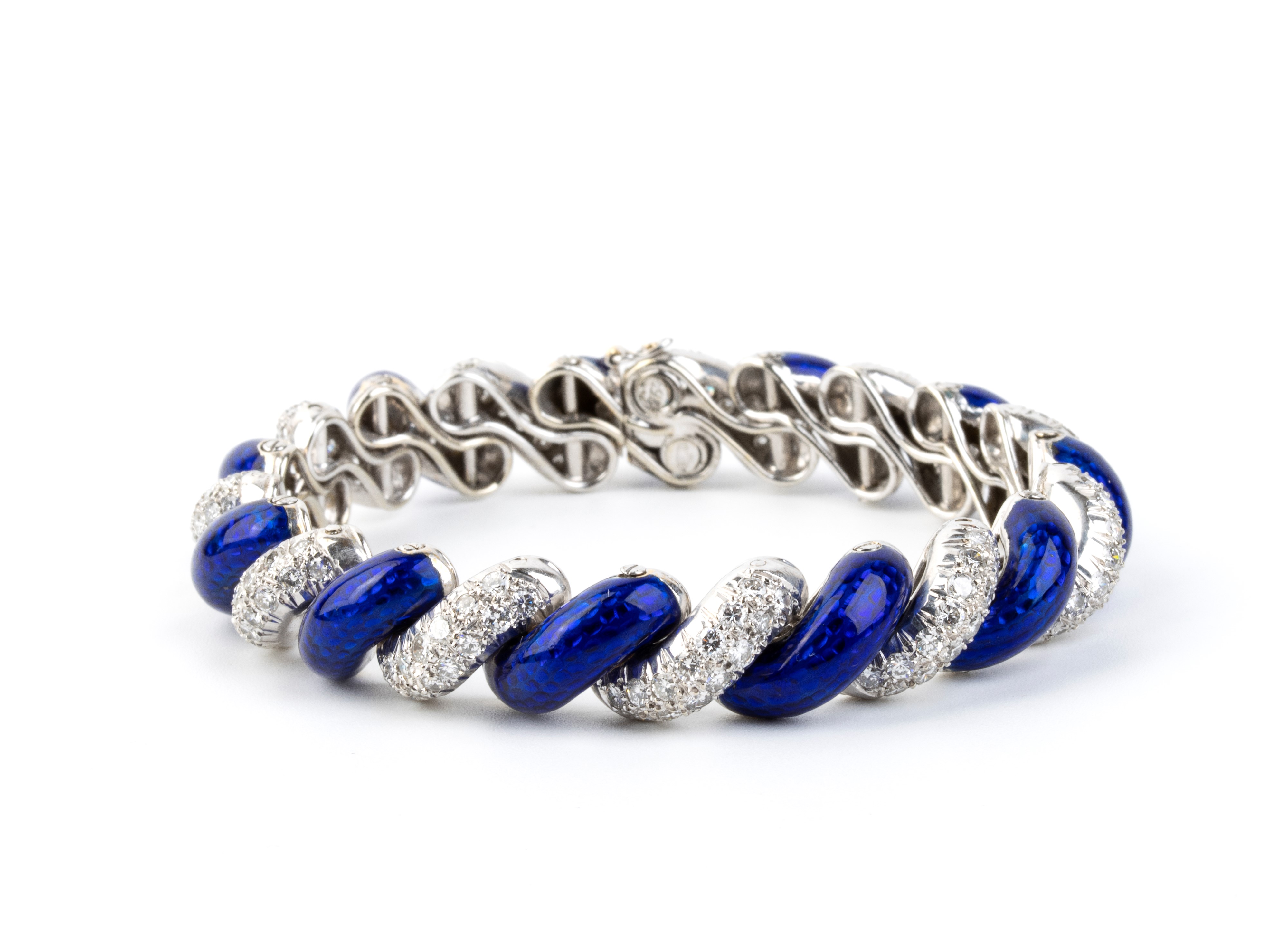 Bracciale e spilla, oro 18k con smalto blu e diamanti