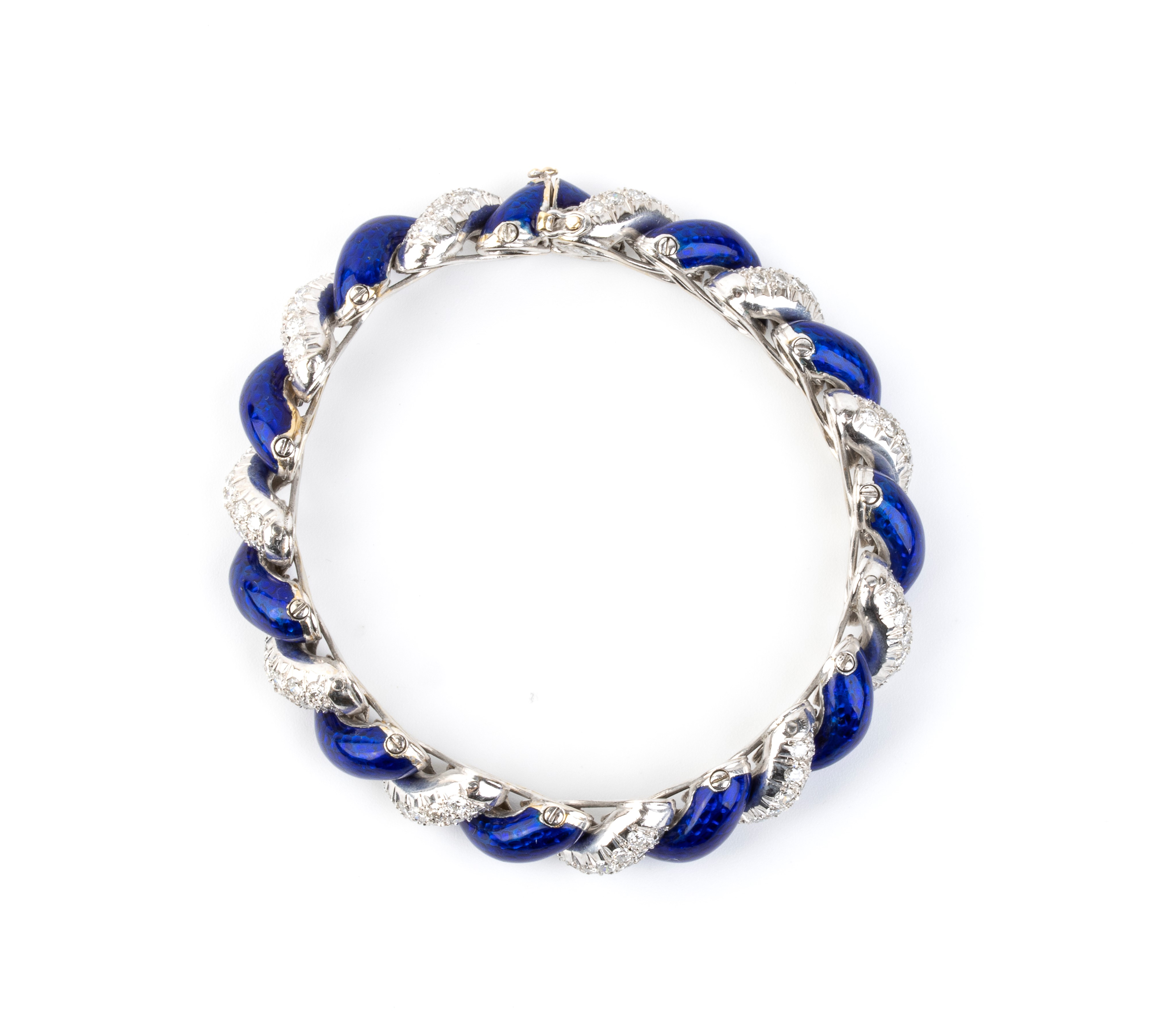 Bracciale e spilla, oro 18k con smalto blu e diamanti