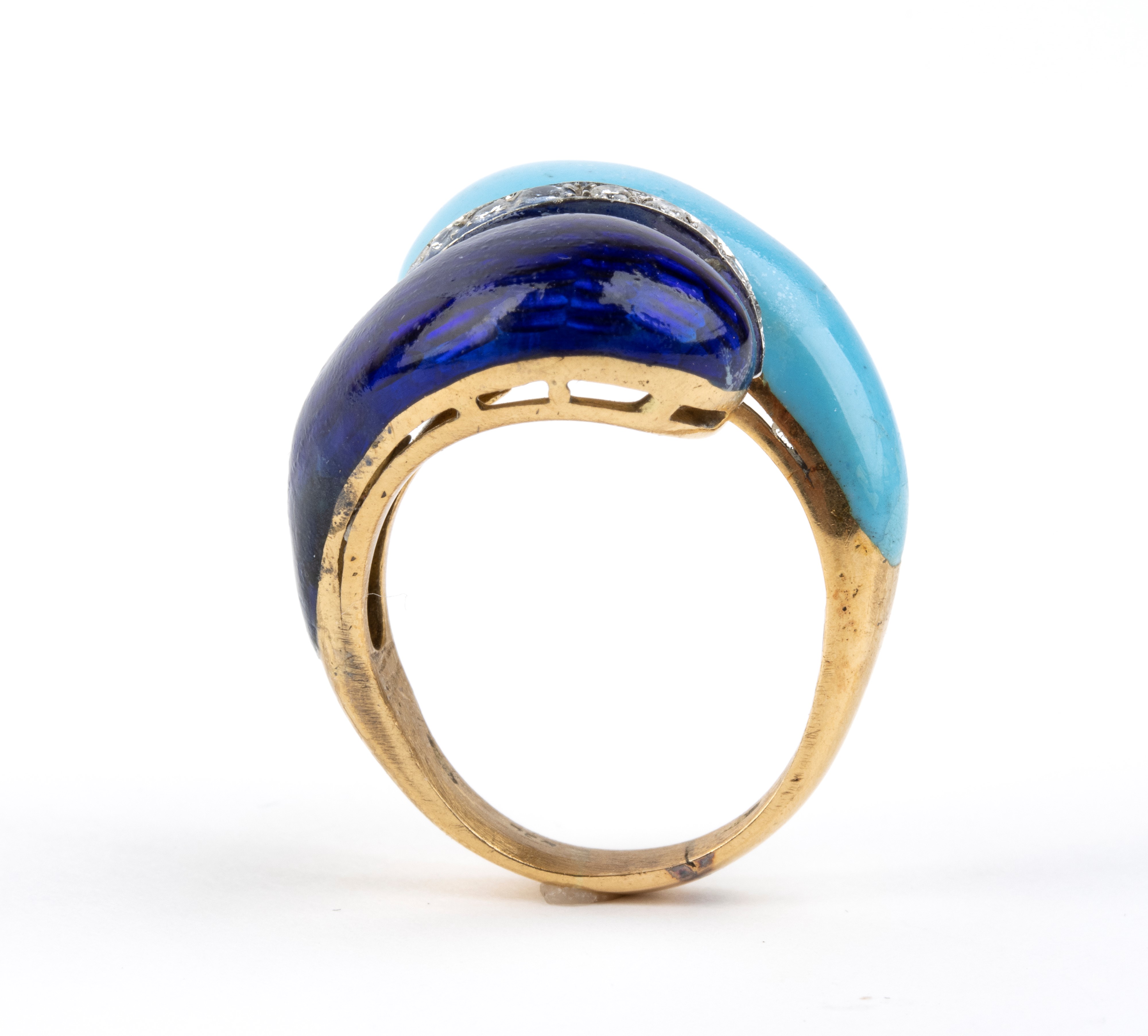 Demi-parure, anello e orecchini in oro 18k con smalto e diamanti