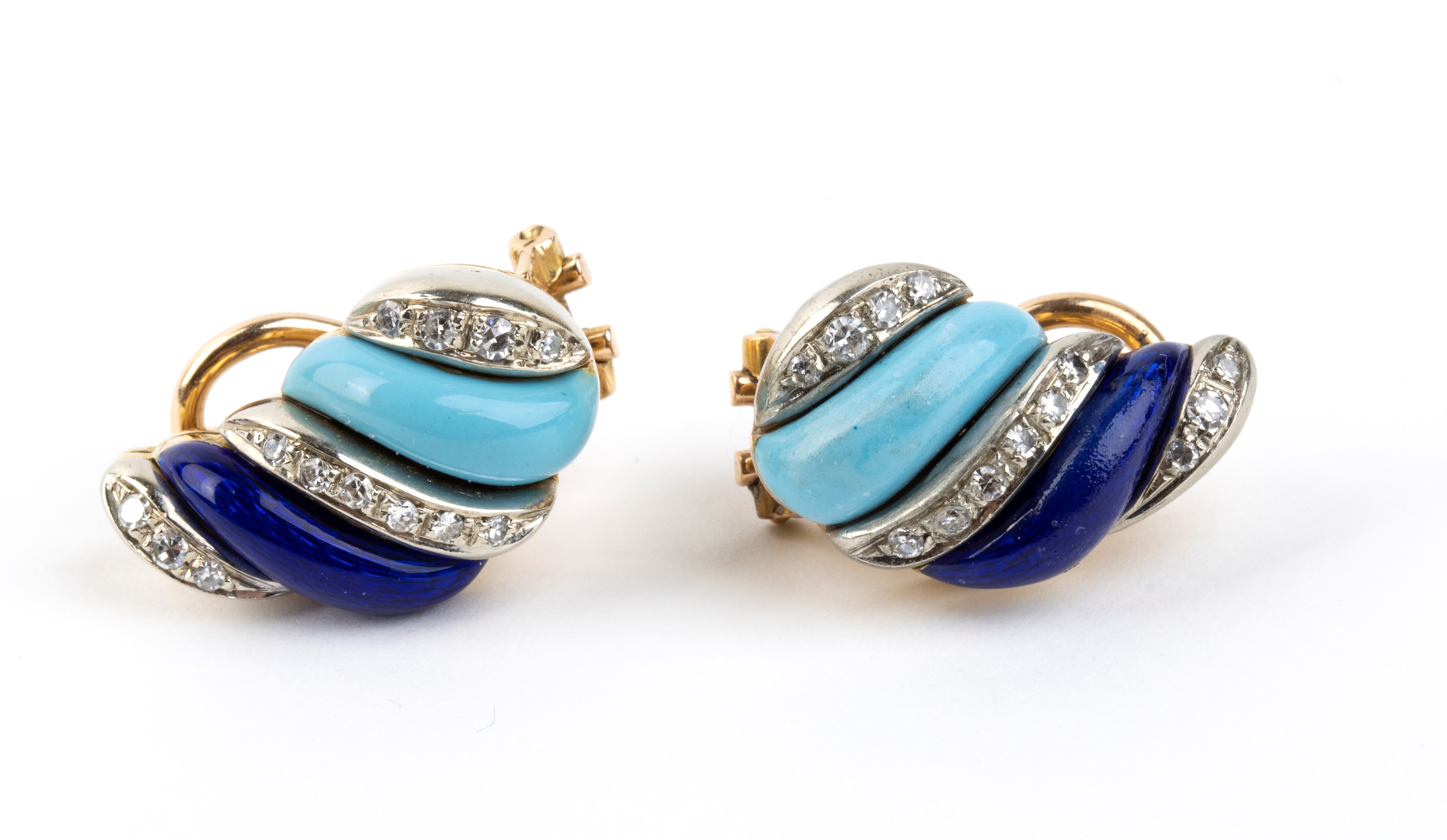 Demi-parure, anello e orecchini in oro 18k con smalto e diamanti