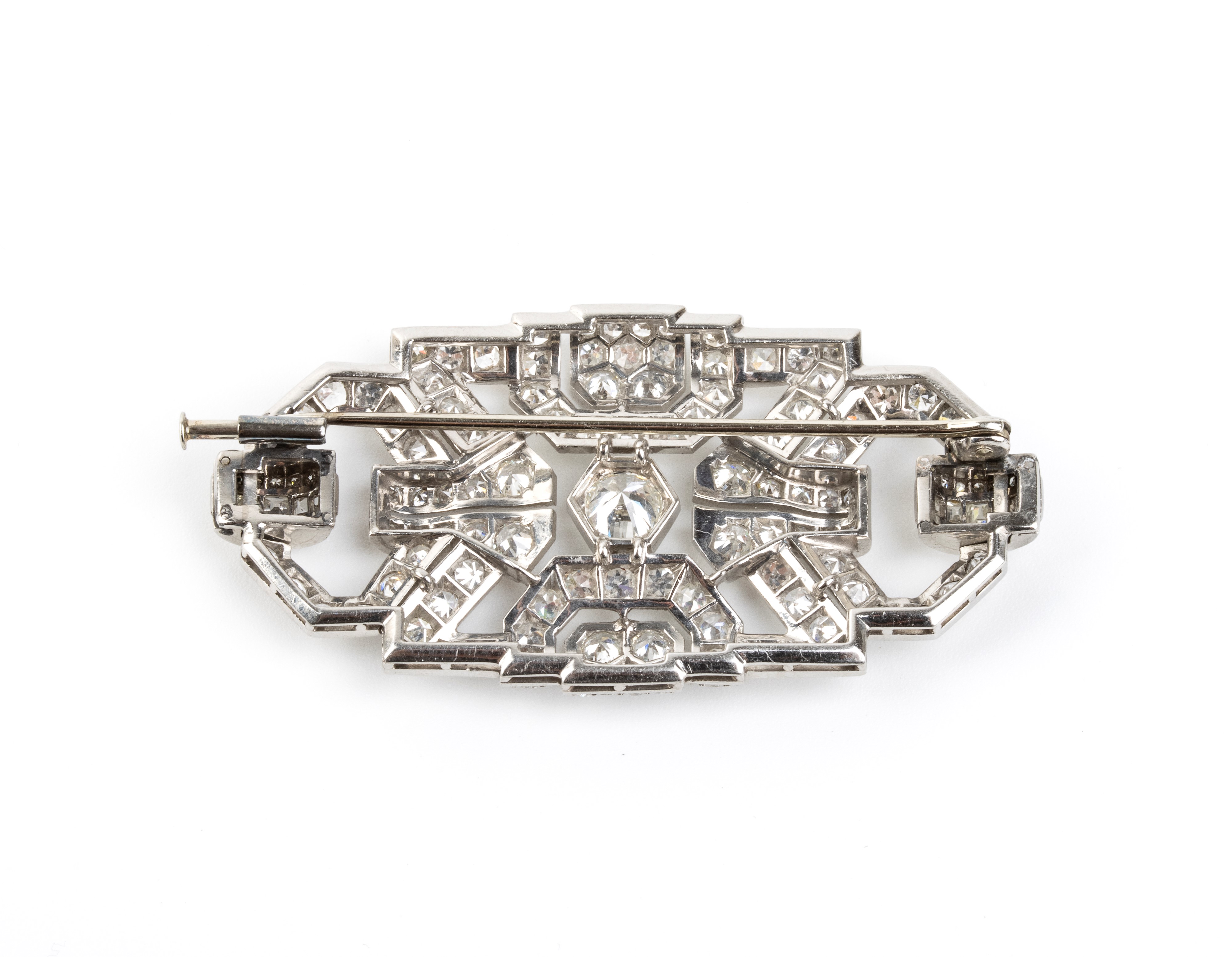 Spilla in stile Art Déco, platino e diamanti, anni ’50