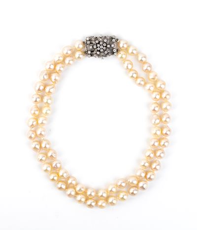 Collana di perle coltivate, chiusura in oro bianco 18k, diamanti