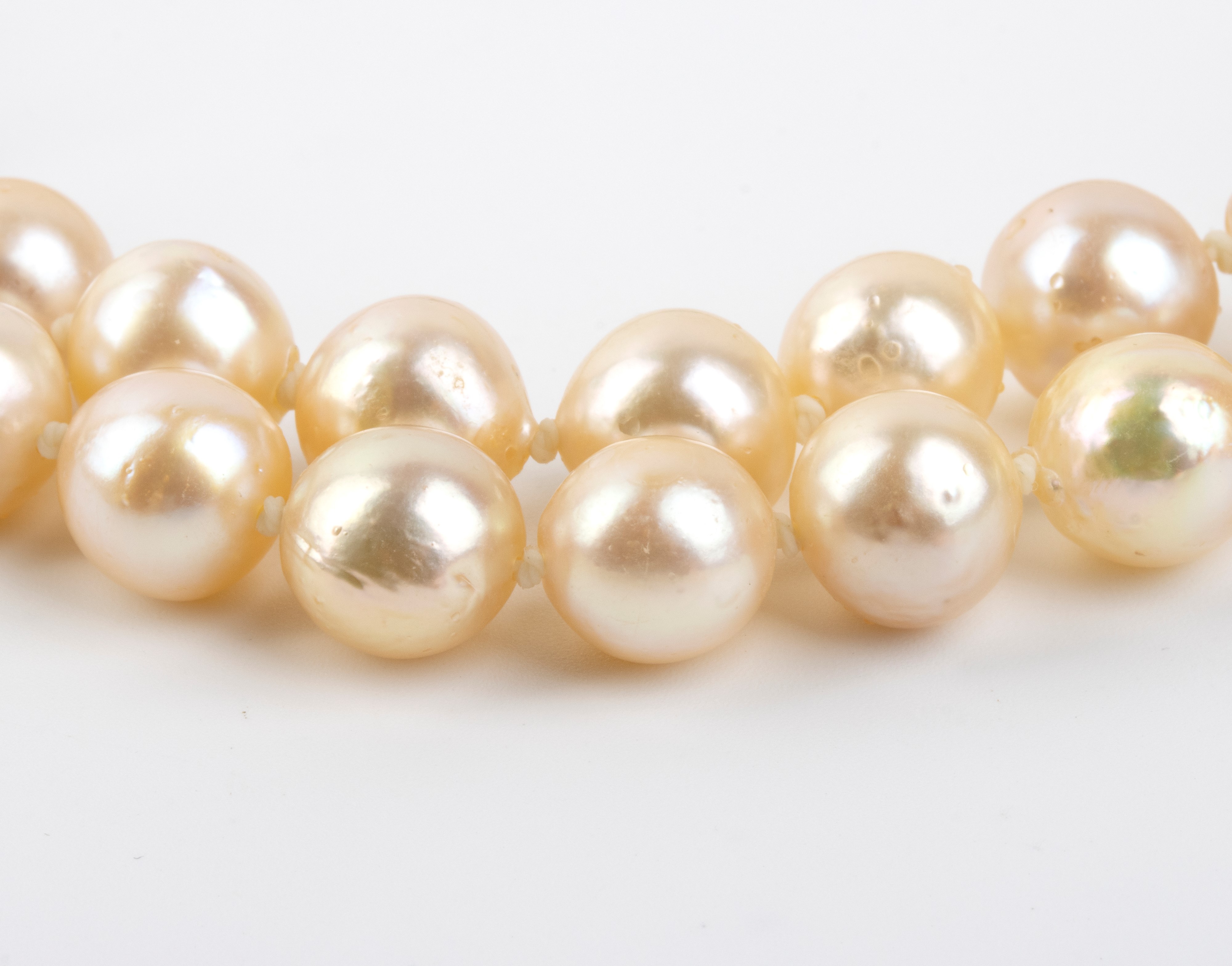 Collana di perle coltivate, chiusura in oro bianco 18k, diamanti