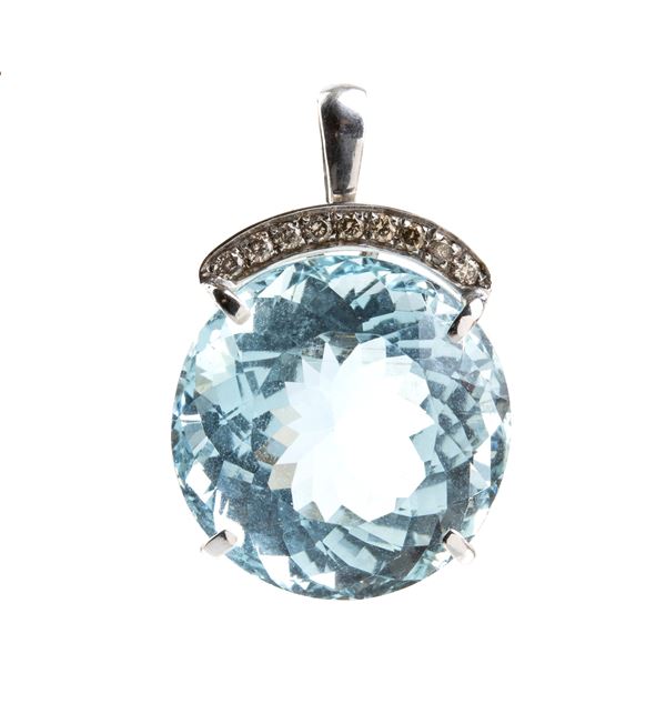 Pendente in oro con acquamarina e diamanti