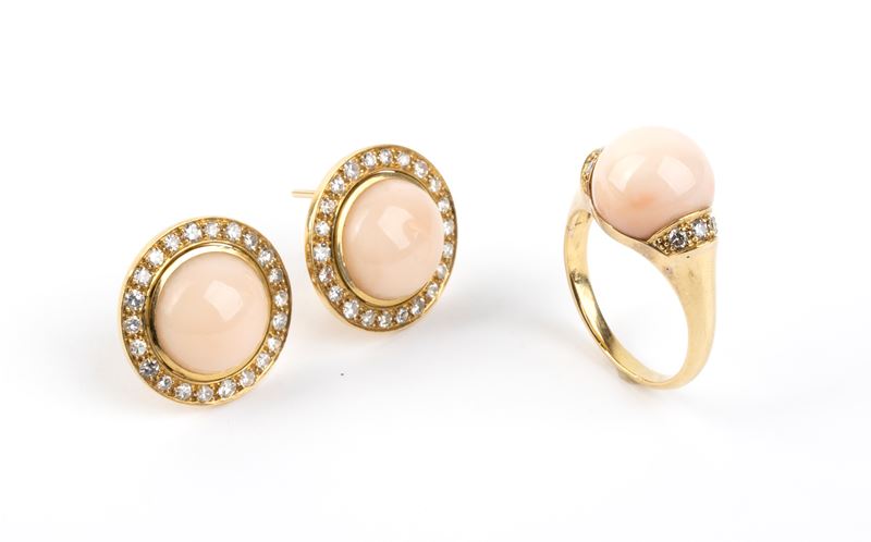 Oro 18k, Demi-parure anello e orecchini con corallo rosa e diamanti