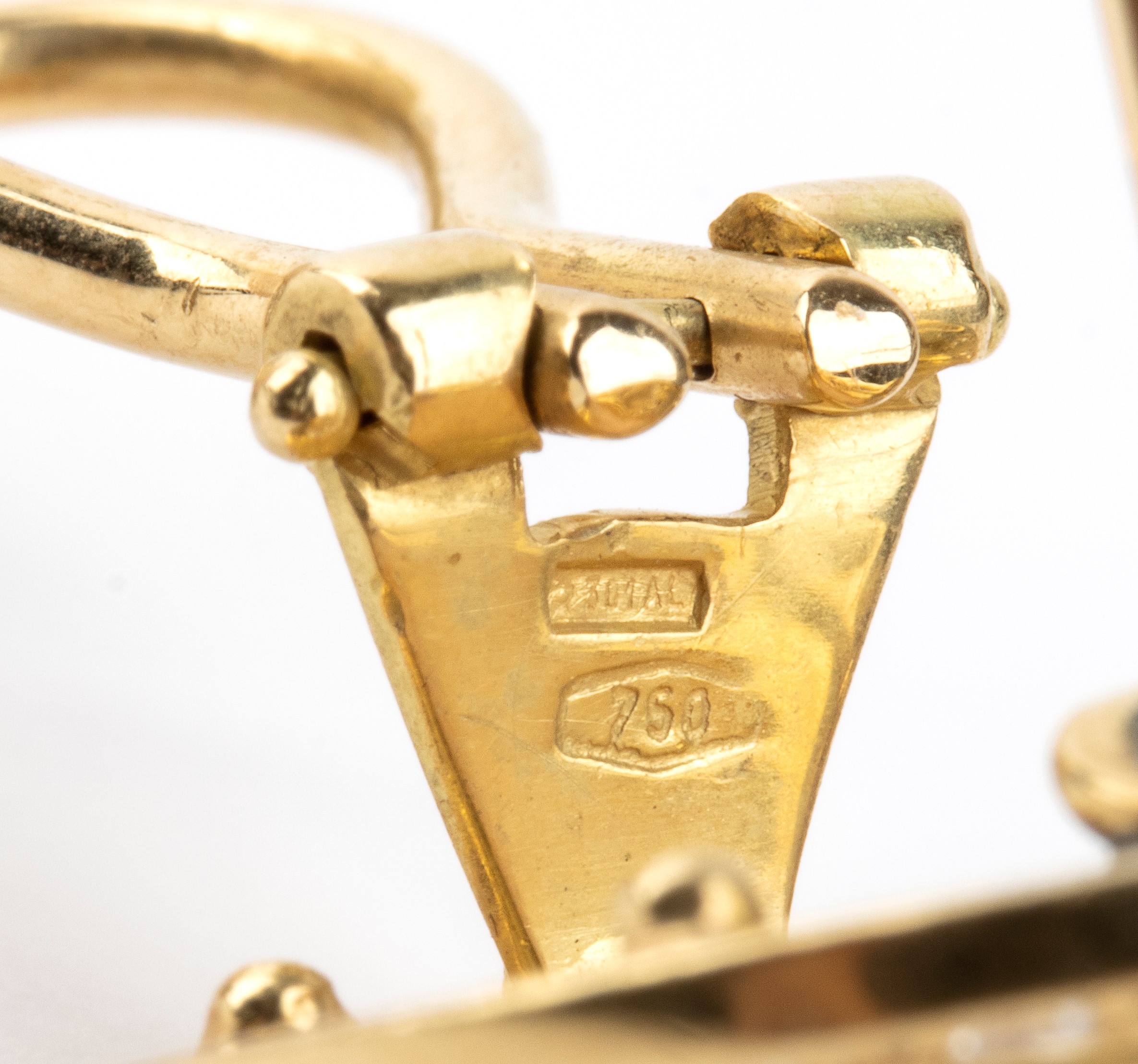 Oro 18k, Demi-parure anello e orecchini con corallo rosa e diamanti