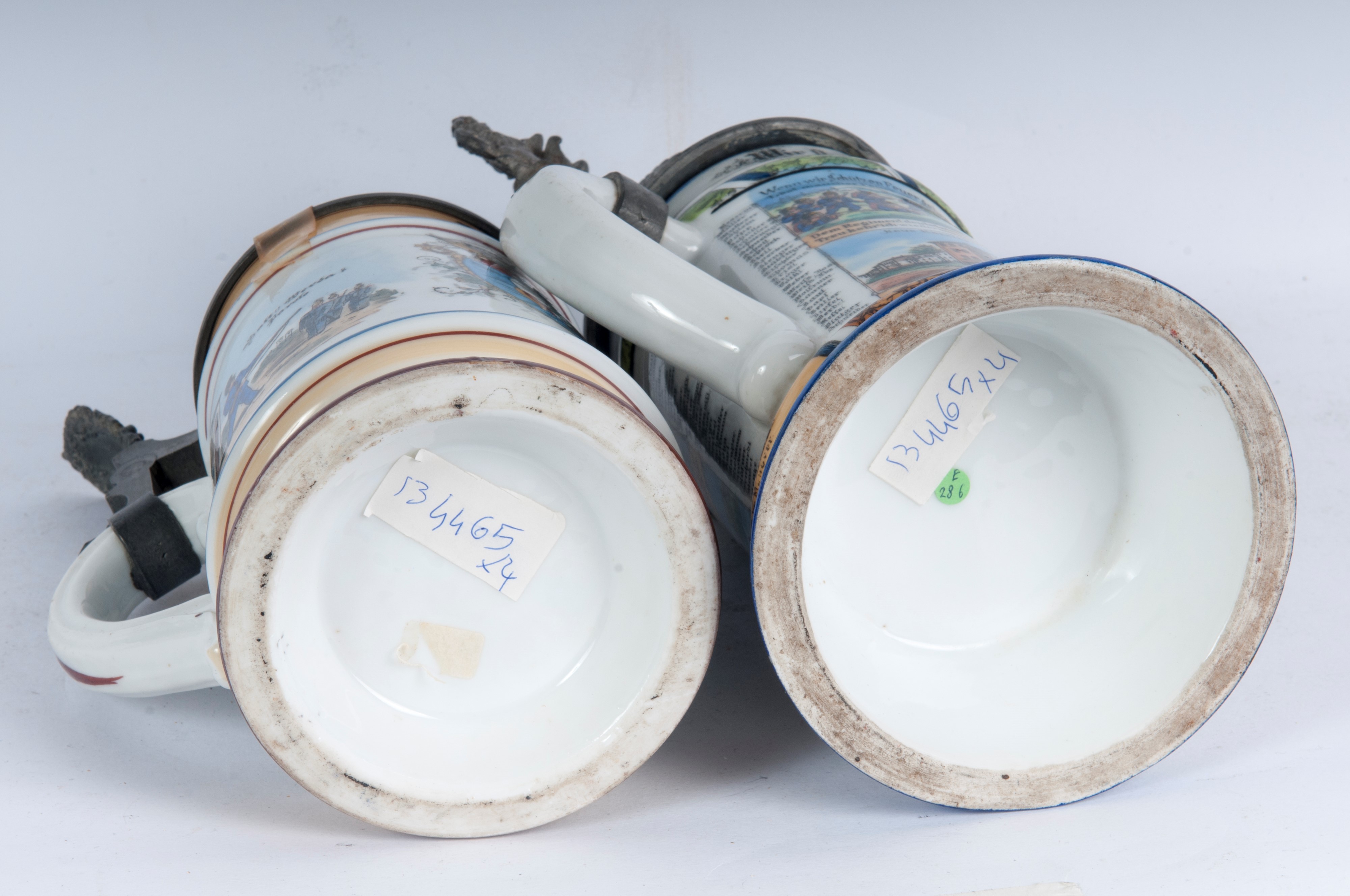 Boccale del riservista, lotto di quattro in ceramica policroma con coperchio in peltro