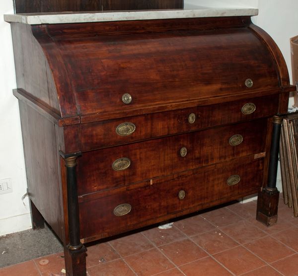 Cassettone in legno impiallacciato in mogano