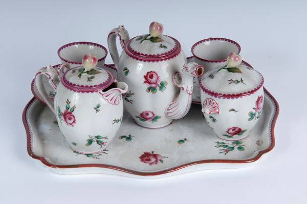 Tete a tete da caffè in porcellana bianco con decoro floreale