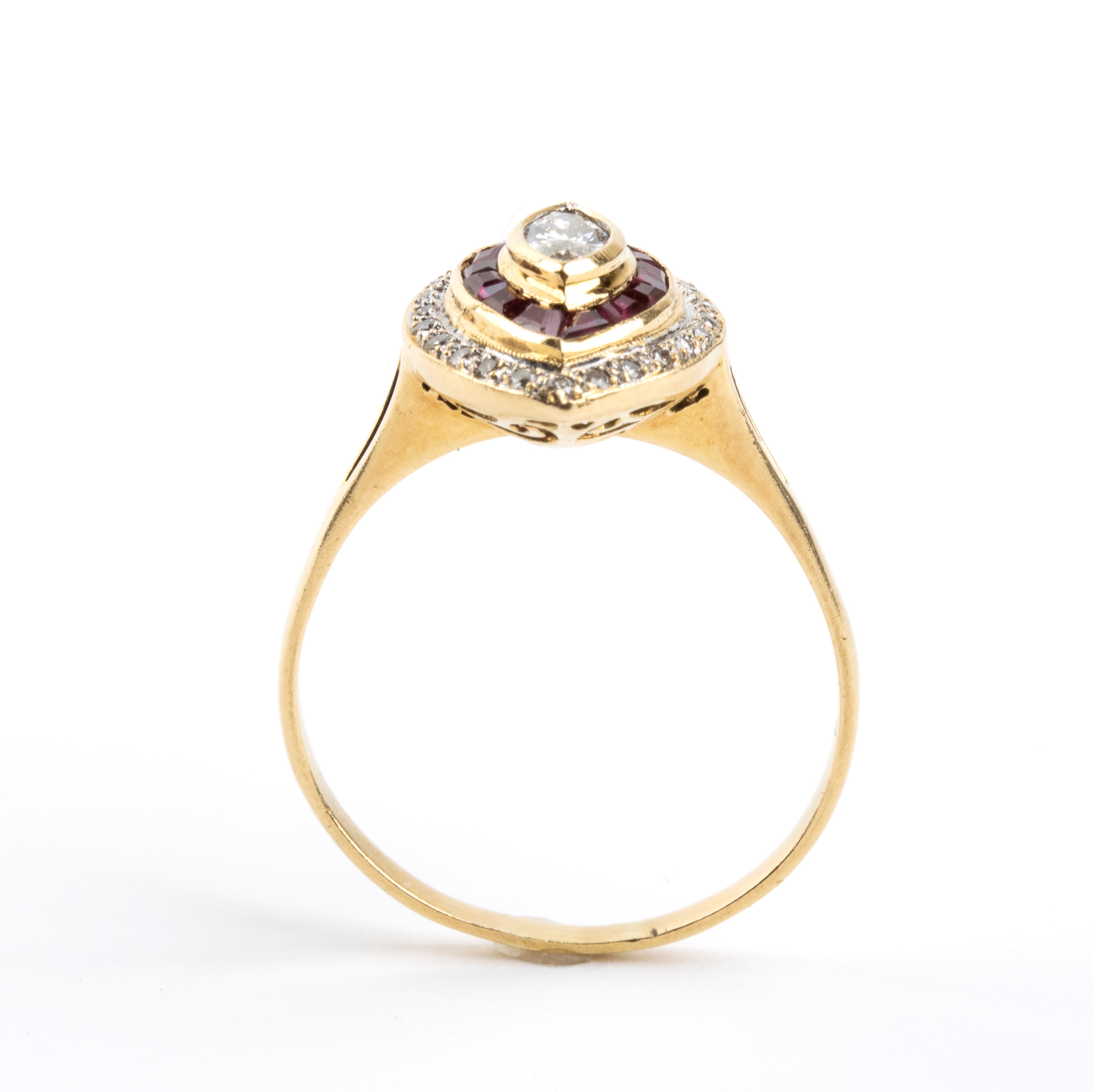 Oro 18k, Anello con diamanti e rubini
