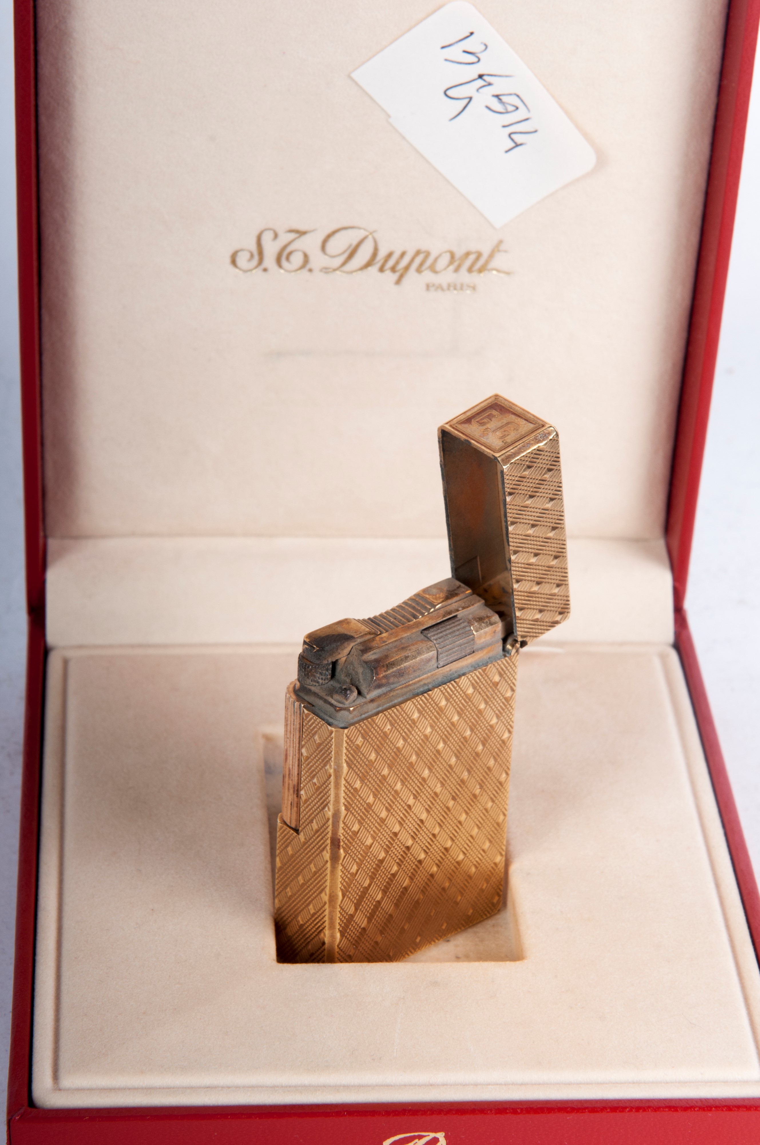Accendino Dupont, in lamina d'oro a venti micron, metà XX secolo