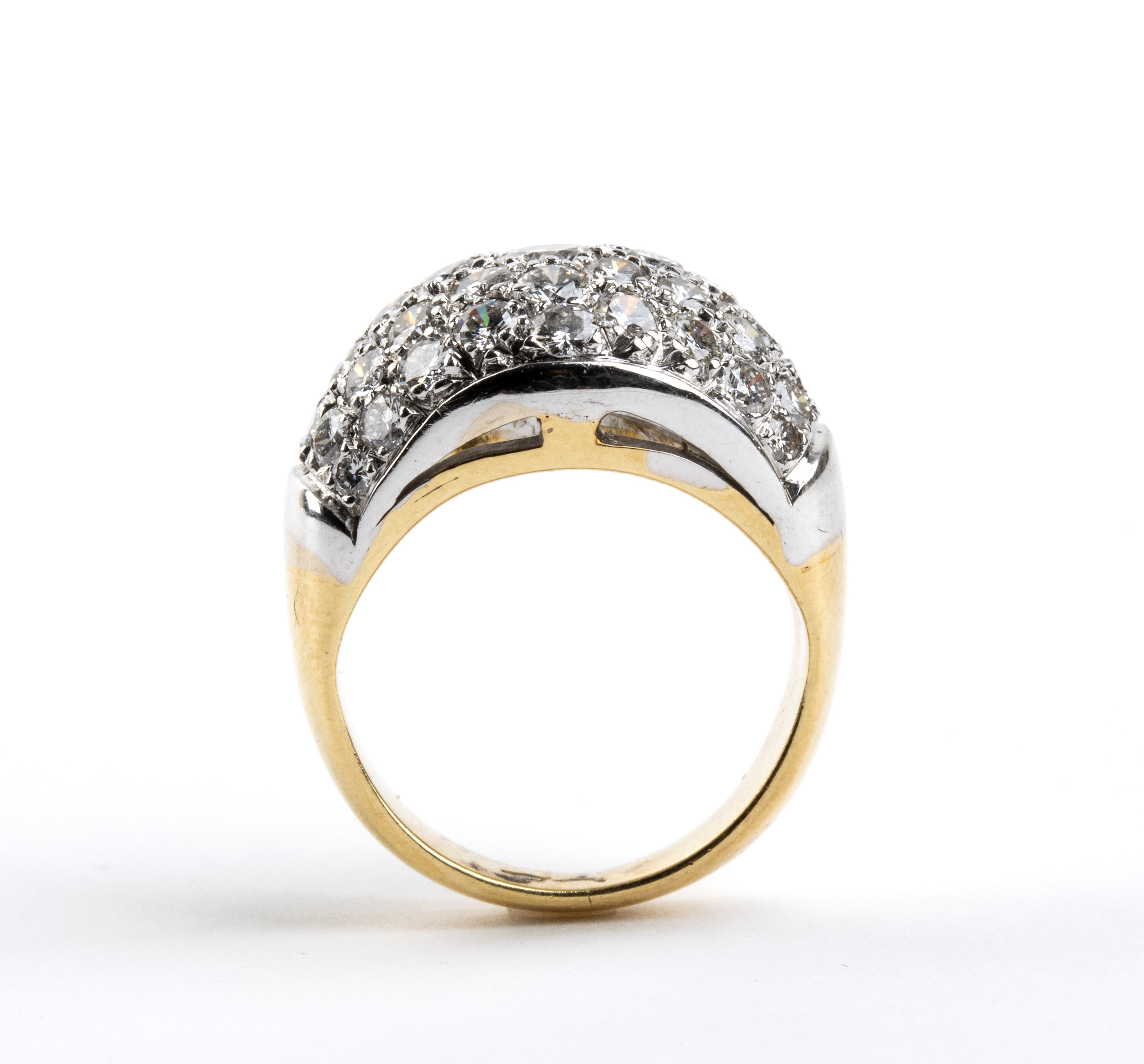 Anello in oro 18k a fascia con pavé di diamanti