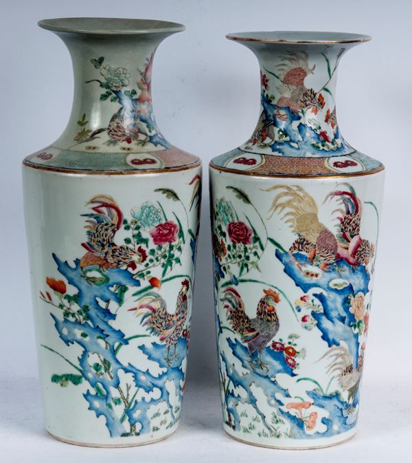 Coppia di vasi in porcellana