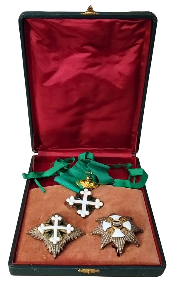 Case containing the insignia of Grand Officer of the Orders of SS Maurice and Lazarus and of the Crown of Italy
