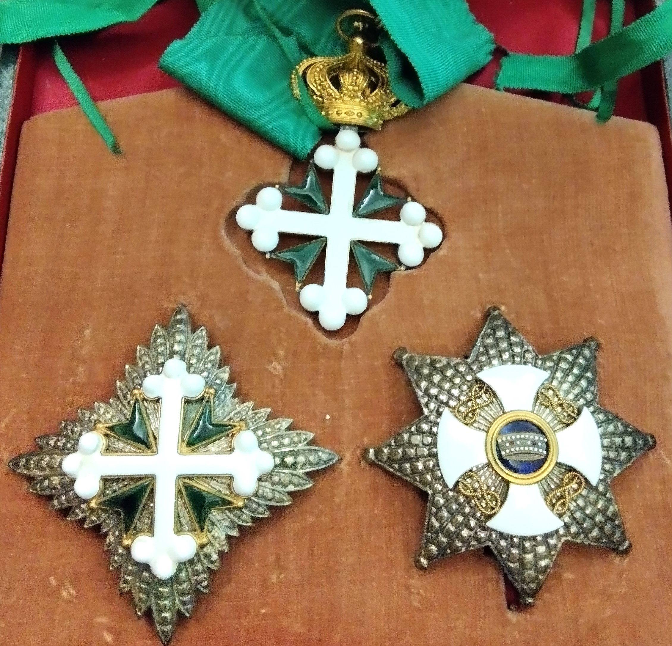 Insegne di Grand'Ufficiale degli Ordini dei SS Maurizio e Lazzaro e della Corona d'Italia, astucc...