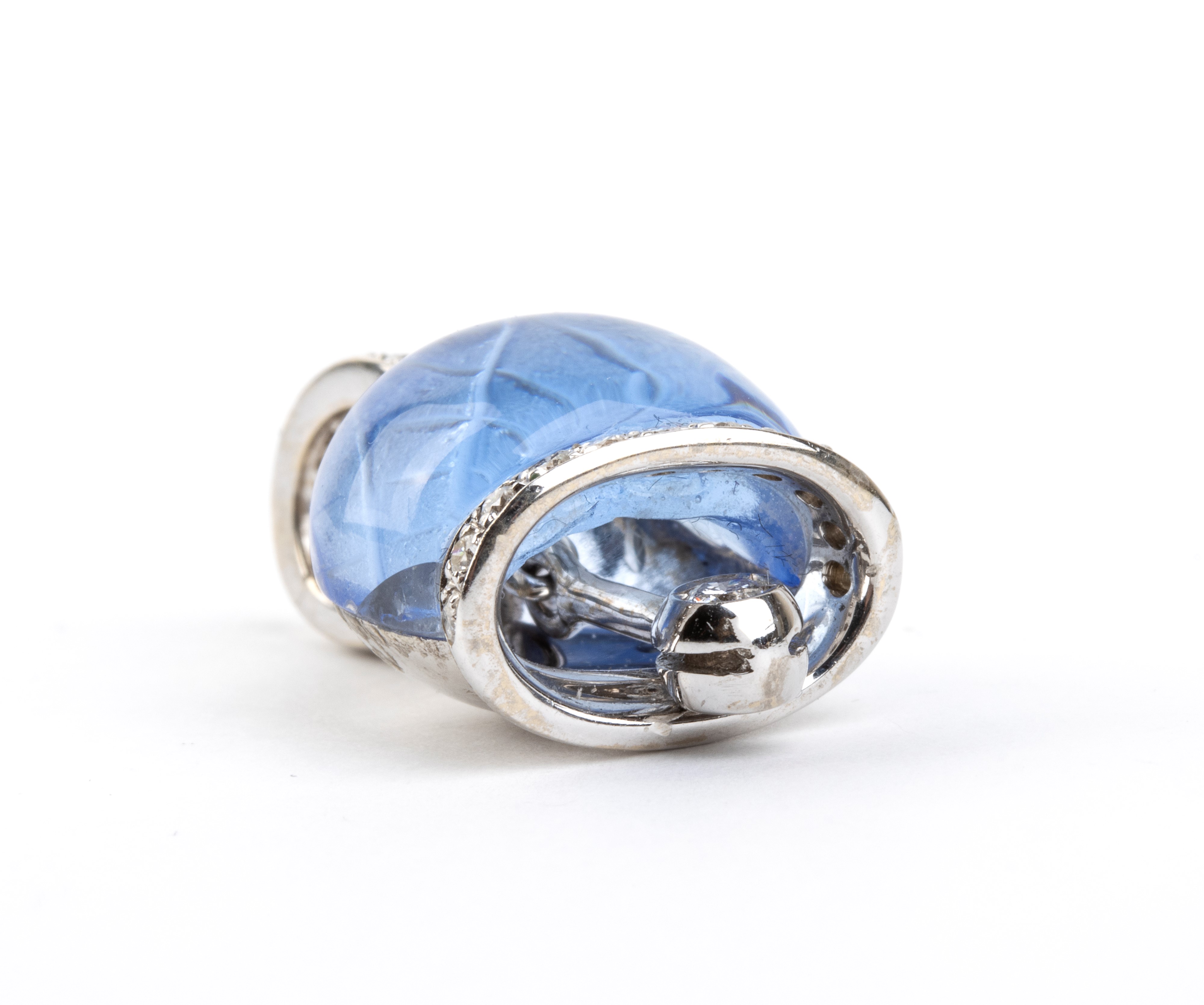 Chantecler - Pendente a campanella in oro bianco 18k con topazio azzurro inciso e diamanti